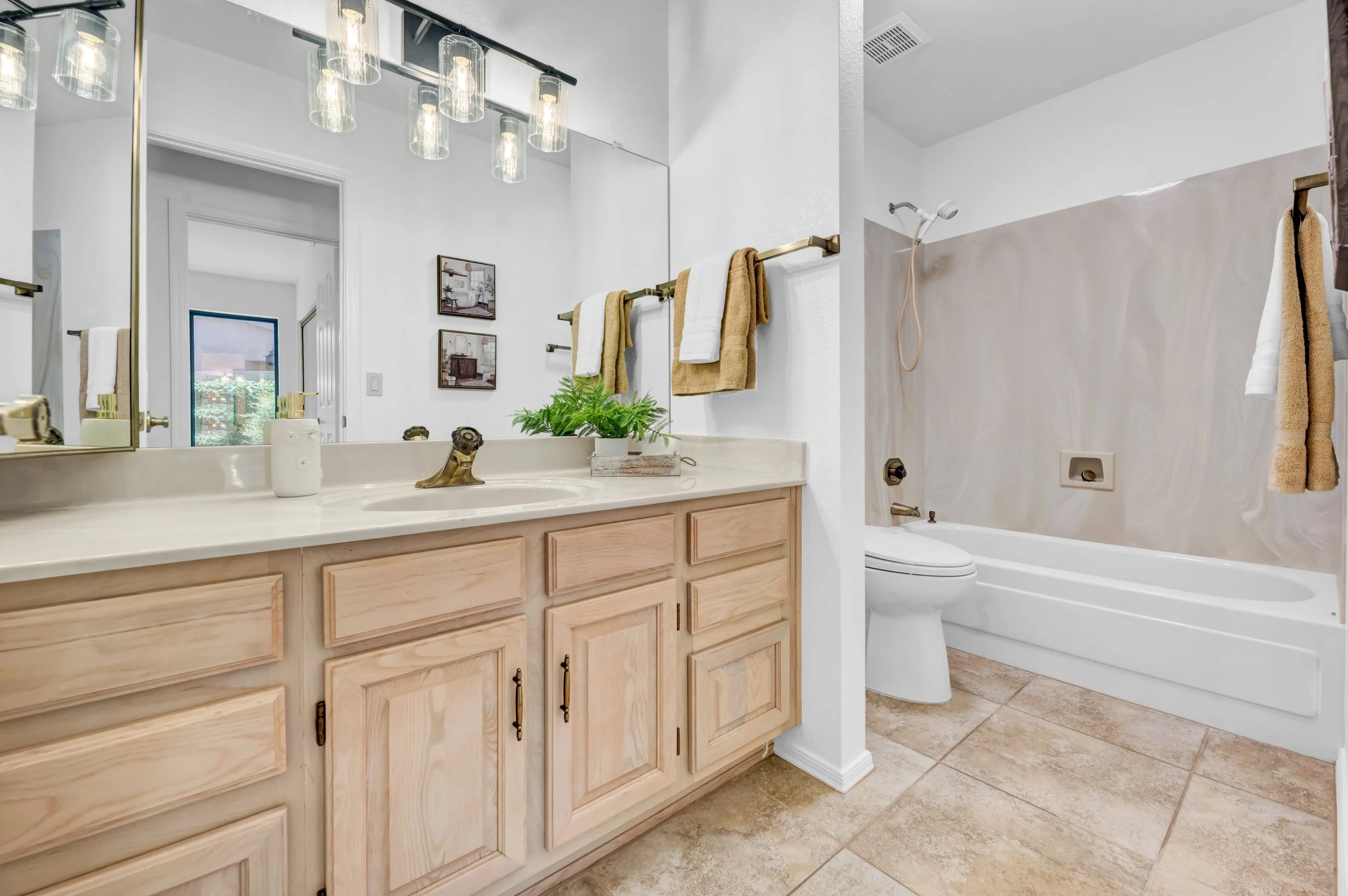 19-print-9411 W Kerry Ln-19.jpg