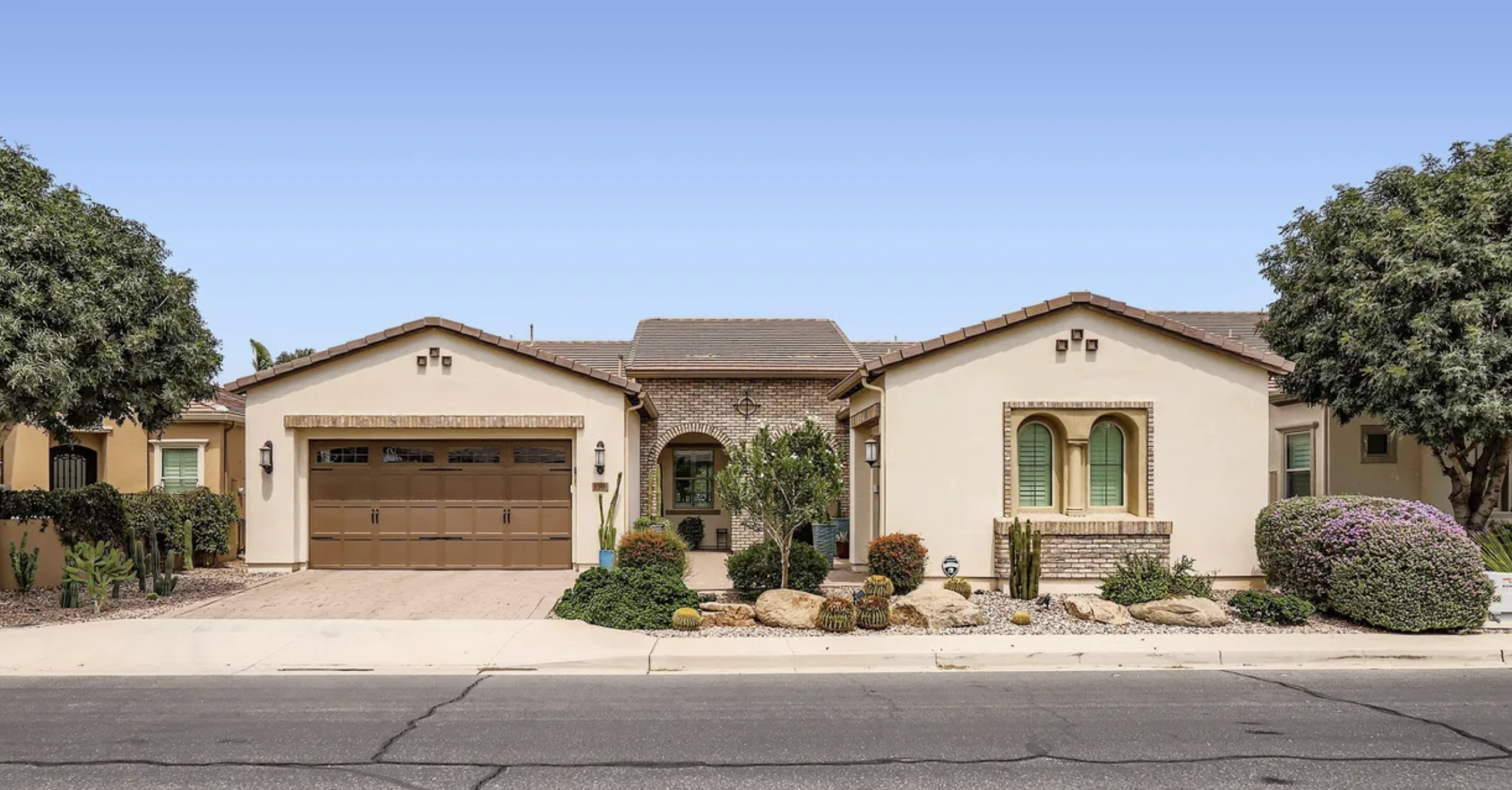 San Tan Valley | List Price $984,450 | Sold Price $950,000