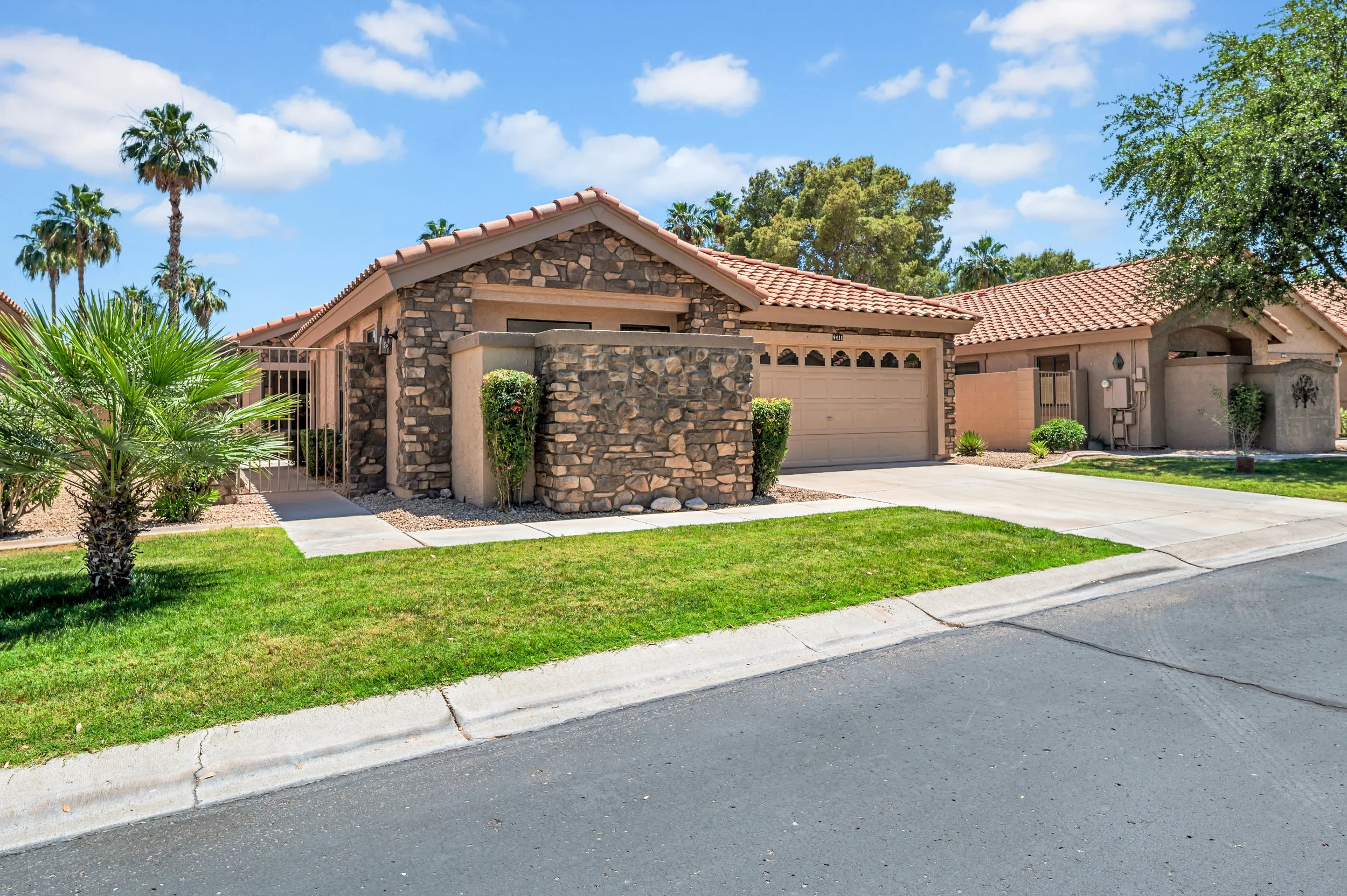 3-print-9411 W Kerry Ln-3.jpg
