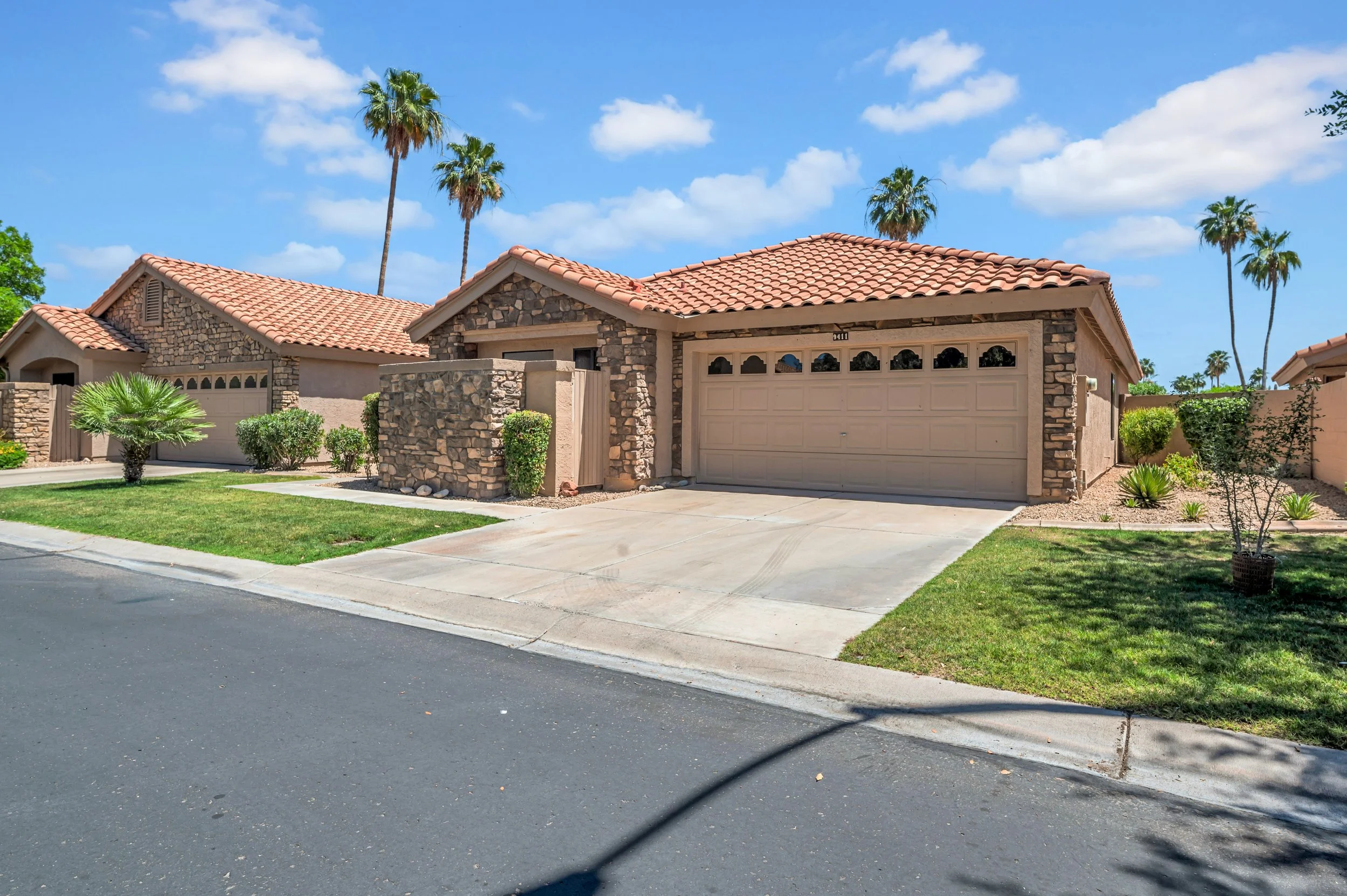 2-print-9411 W Kerry Ln-2.jpg