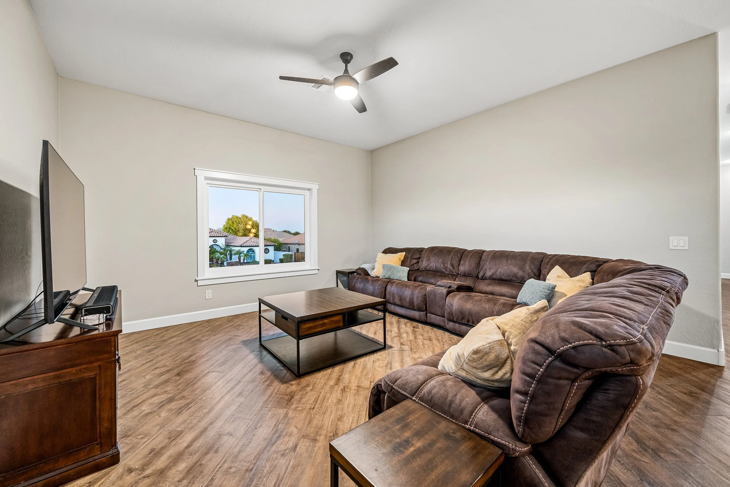 63-851EBP-ocupix-Premium.jpg