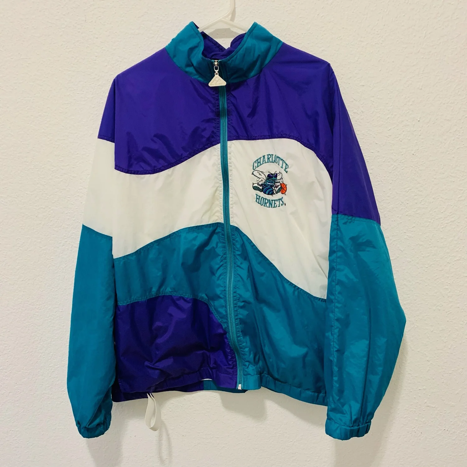 Charlotte hornets hotsell 90s windbreaker