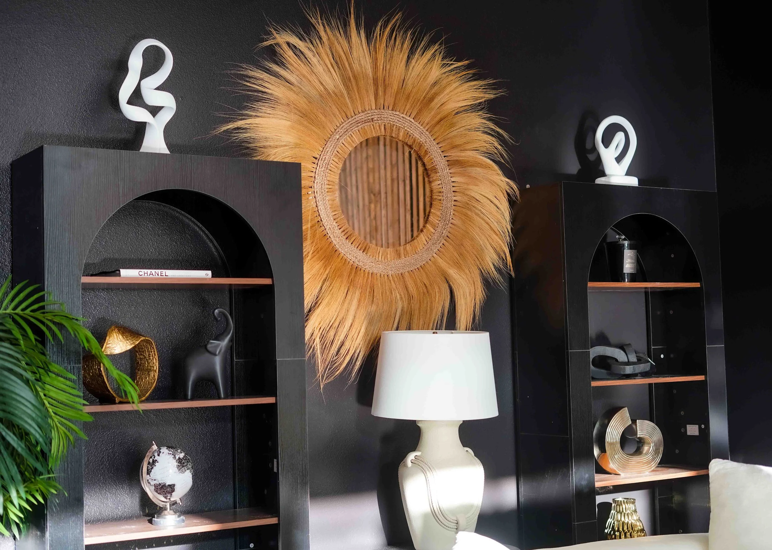 Our Dallas Photography studio is a Natural light photography studio in North Dallas with a white wall setup available for rent near Farmers Branch and Plano. Our modern photography studio located in North Dallas, is available for rent for photographe