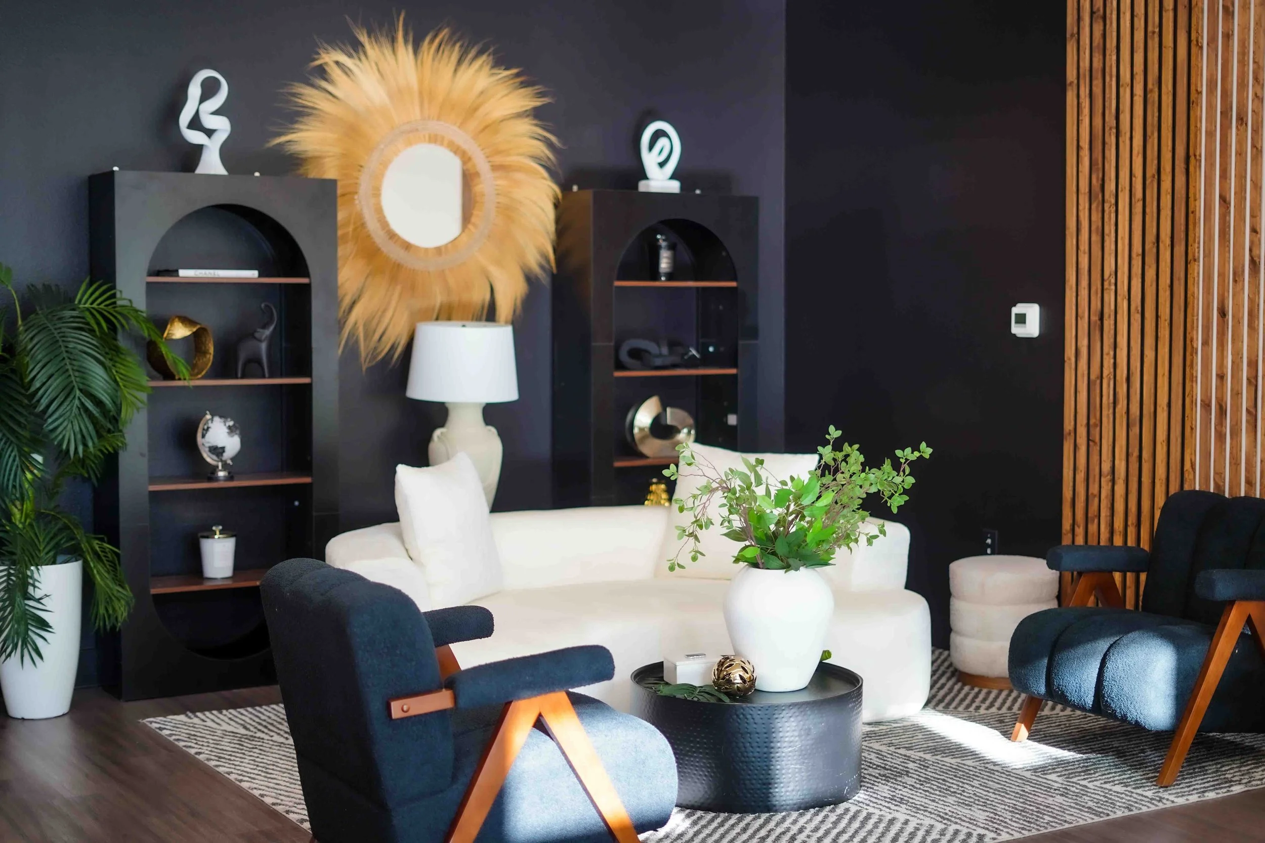 Our Dallas Photography studio is a Natural light photography studio in North Dallas with a white wall setup available for rent near Farmers Branch and Plano. Our modern photography studio located in North Dallas, is available for rent for photographe