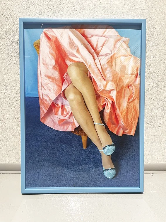 Je t’aime Moi Non Plus. Inkjet print. Frame: glass, painted wooden frame.