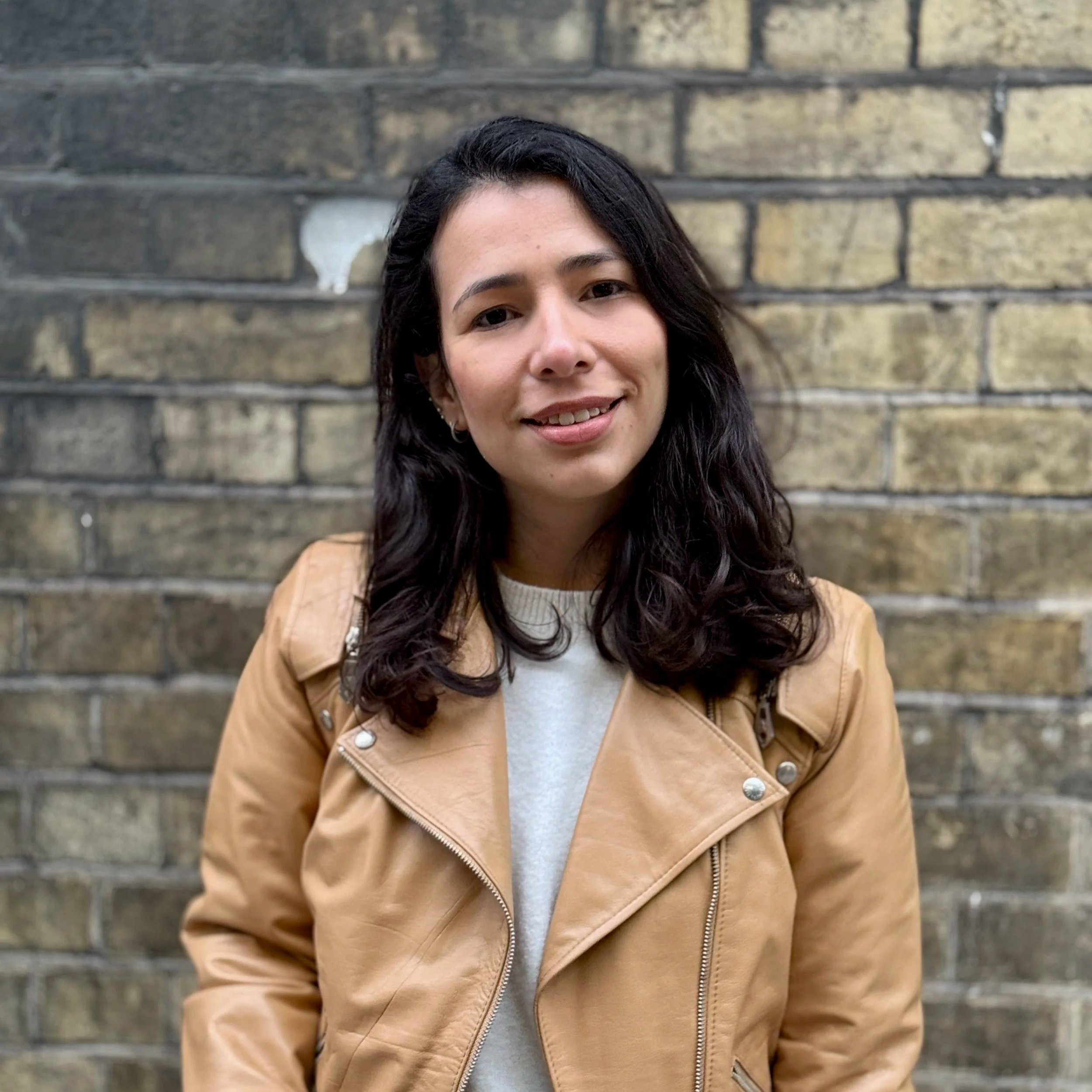 Bruna Martins Rodrigues -
A specialist in digital transformation and strategic communications, Bruna has led major AI and customer experience initiatives at global tech platforms. Her background in journalism and grassroots activism in Brazil informs