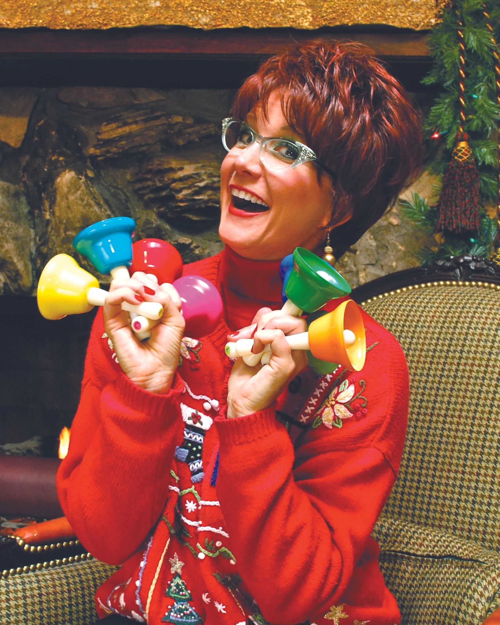 S10 E7 MISTLETOE JAM: &nbsp;Holiday Music Showcase