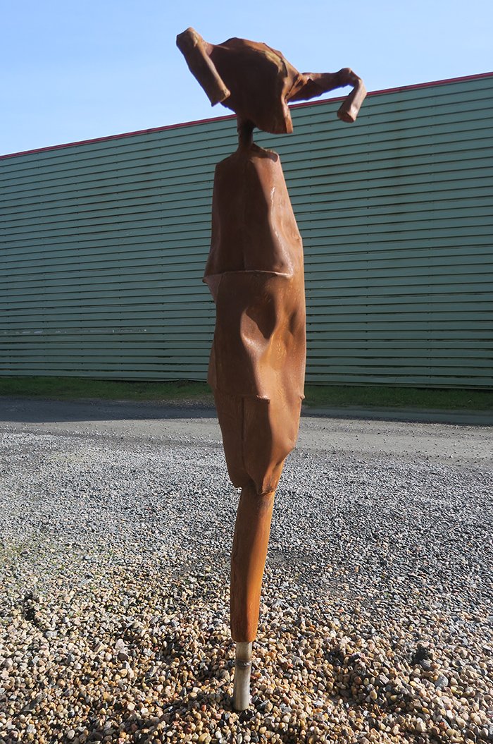 Le Tribun 4-hauteur210cm-acier corrode-6000?.jpg