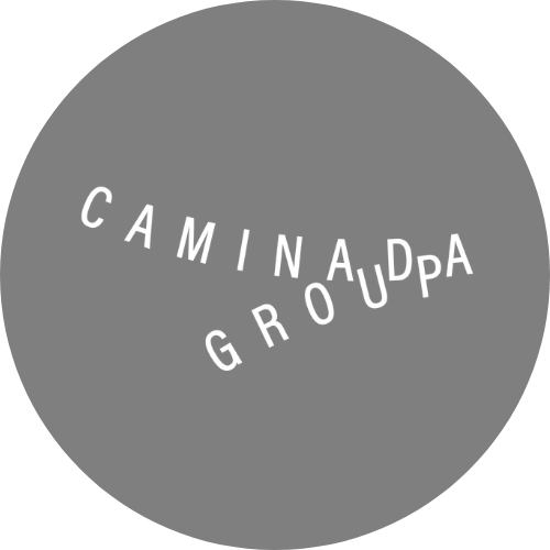 Das Logo zeigt den Text 'CAMINA'DUPA GROUP' in weißen Buchstaben auf schwarzem Hintergrund, die Buchstaben sind leicht schief angeordnet.