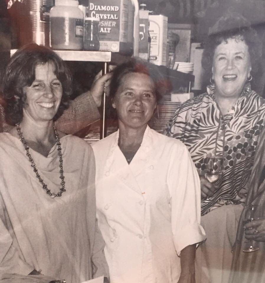 Marian Morash (center) with Laine Giﬀord (left) and Julia Child (right) in 1983.