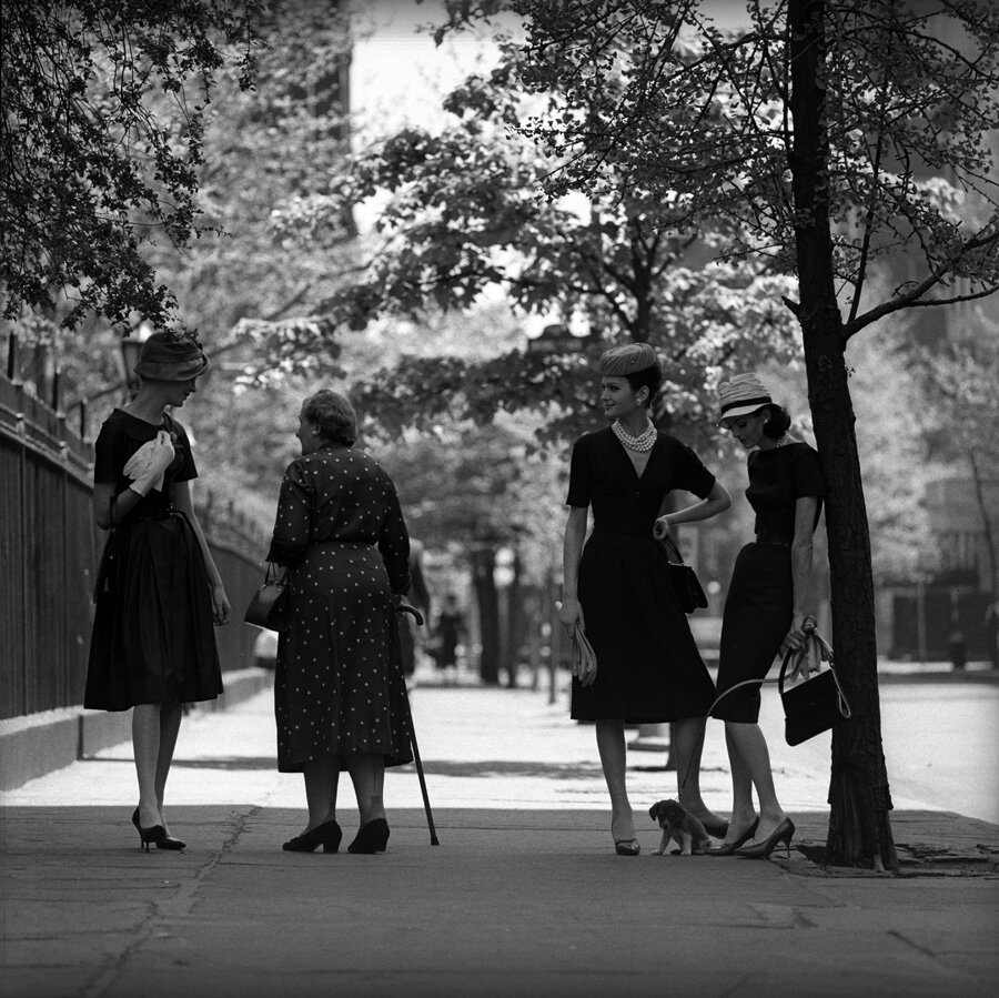 Four at Gramercy Park, New York , 1959. Photo by Jerry Schatzberg.