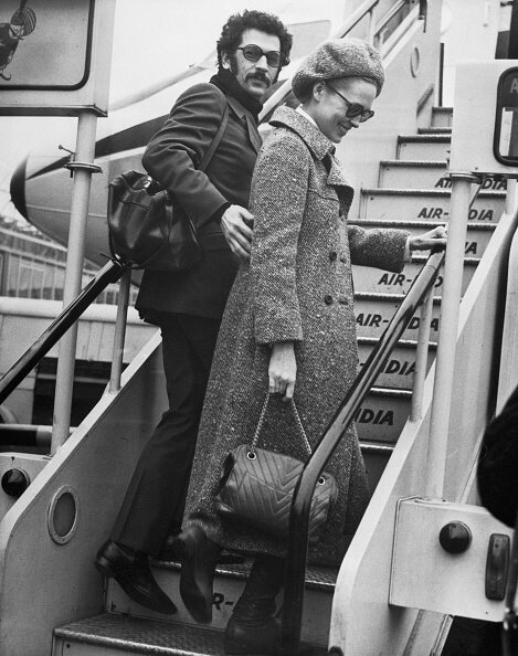 Jerry Schatzberg and Faye Dunaway leaving Paris on January 30, 1968.