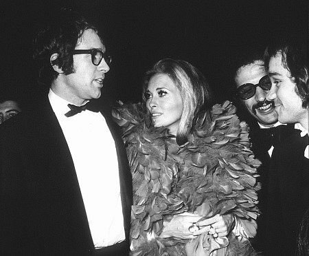 Warren Beatty, Faye Dunaway and Jerry Schatzberg at the 1968 Golden Globes.
