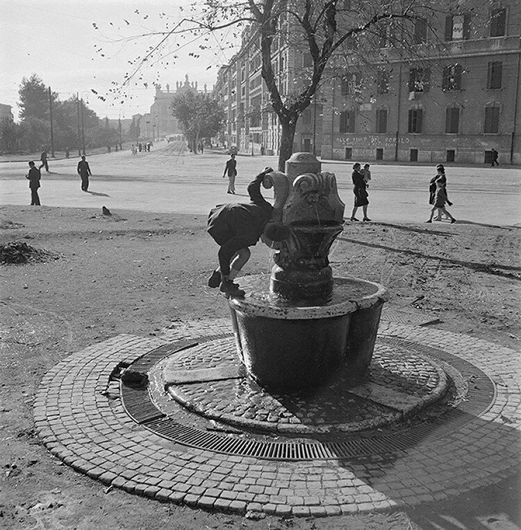 vaccaro_Piazza Santa Croce in Gerusalemme .jpg