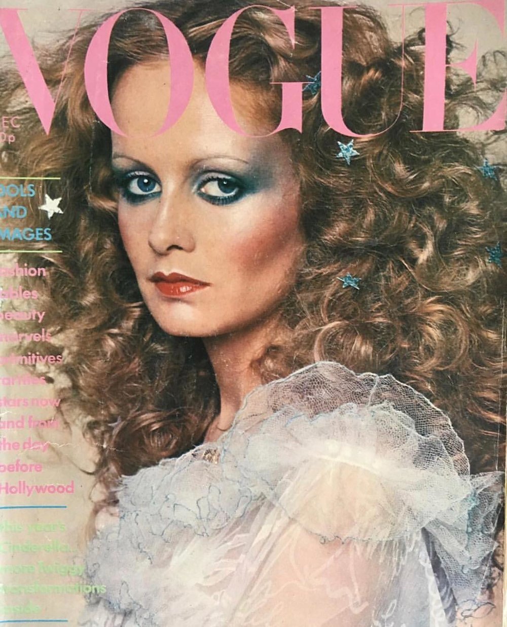 Twiggy+shot+by+Barry+Lategan+for+Vogue,+Dec.+1974;+wearing+Zandra+Rhodes,+makeup+by+Barbara+Daly.+.jpg