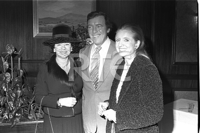 Eamonn Andrews with Shirley Lord (right), at a book signing for Lord's 'You are Beautiful', in Dublin, October/November 1978.