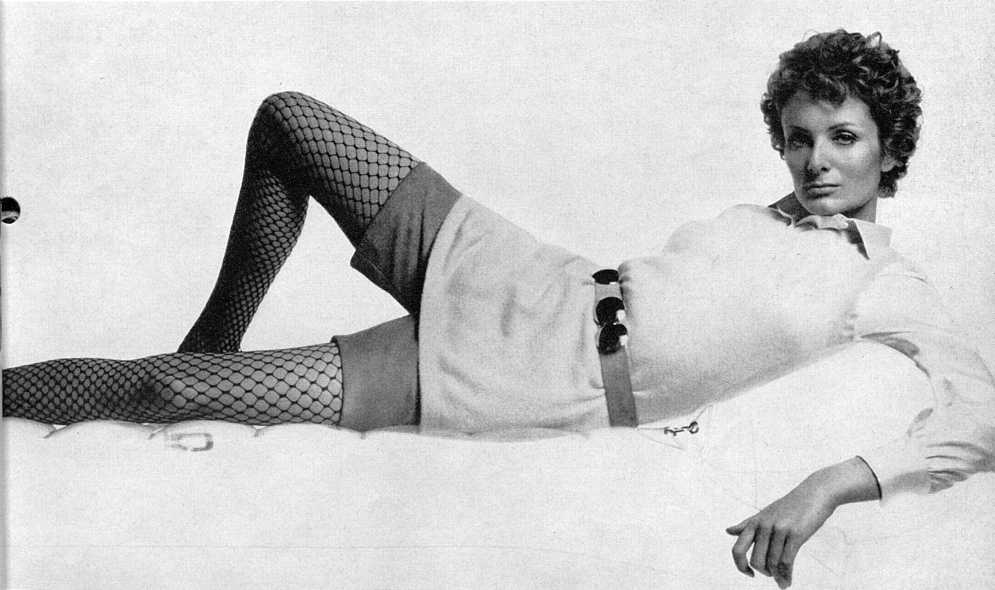 Harper's Bazaar ; London  (Jan 1968)_horvat_25.jpg