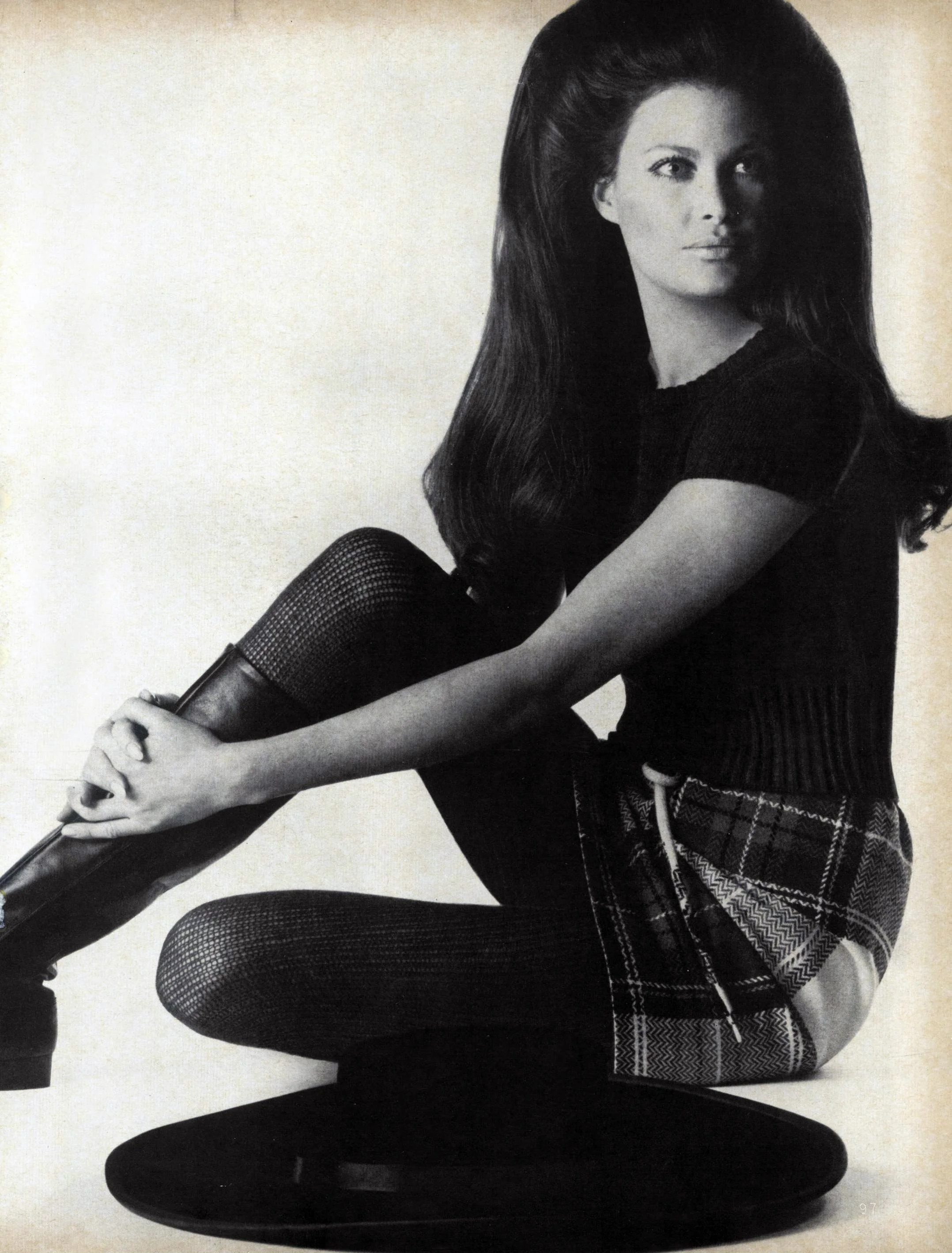 Vogue (Aug 1, 1967)_penn_97.jpg