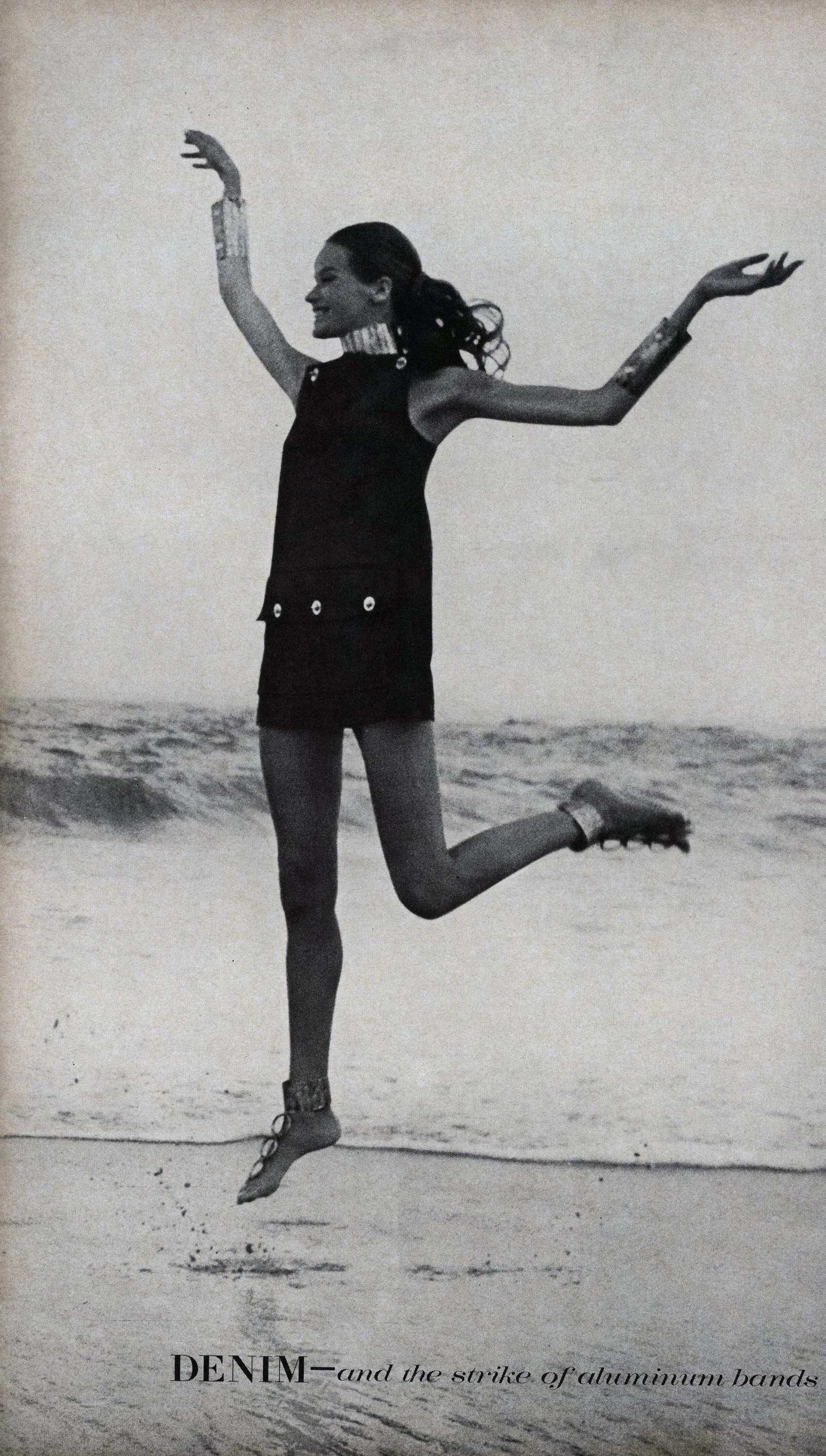 Vogue (Jan 15, 1968)_rubartelli_102.jpg