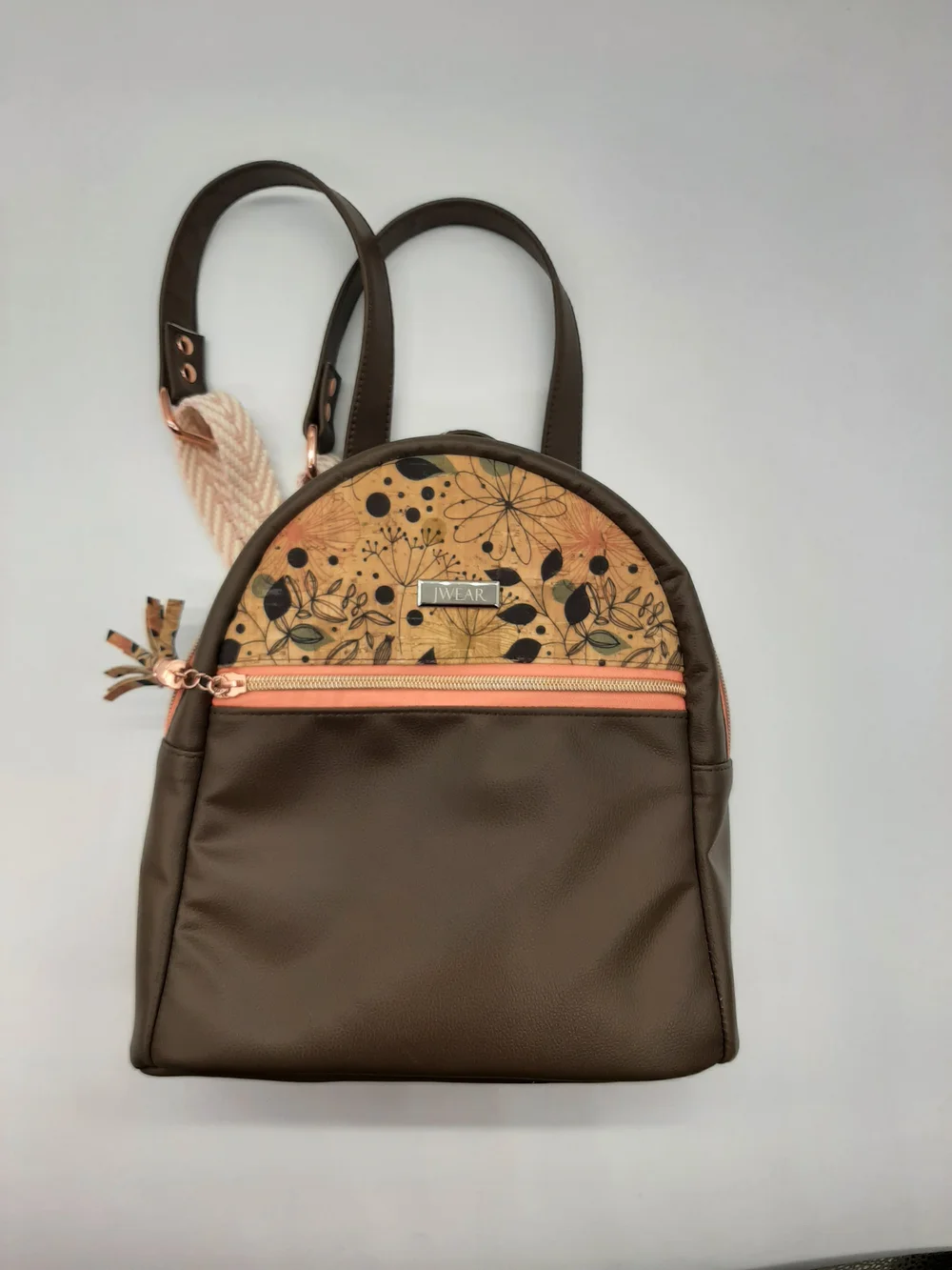 Retro Flowers Backpack | Minni Backpack — JWEAR Inc display picture 1