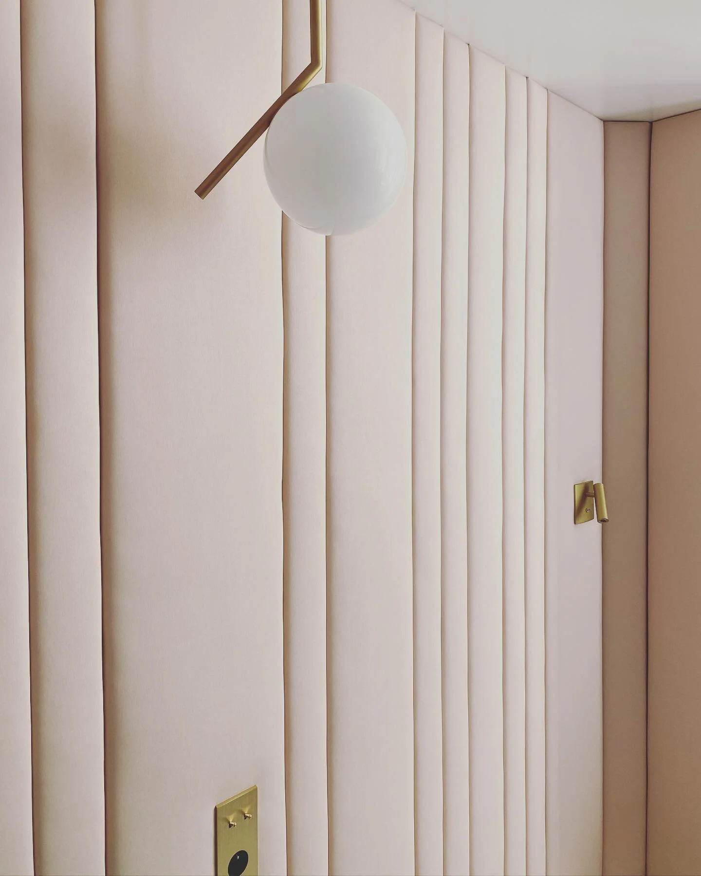 @interieurschomet : Projet priv&eacute; &laquo;&nbsp;Henri Martin  370m2 &raquo; 

Livraison des menuiseries ... chambre 3 
&mdash;&mdash;&mdash;&mdash;&mdash;&mdash;&mdash;&mdash;&mdash;&mdash;&mdash;&mdash;&mdash;&mdash;&mdash;&mdash;&mdash;&mdash;