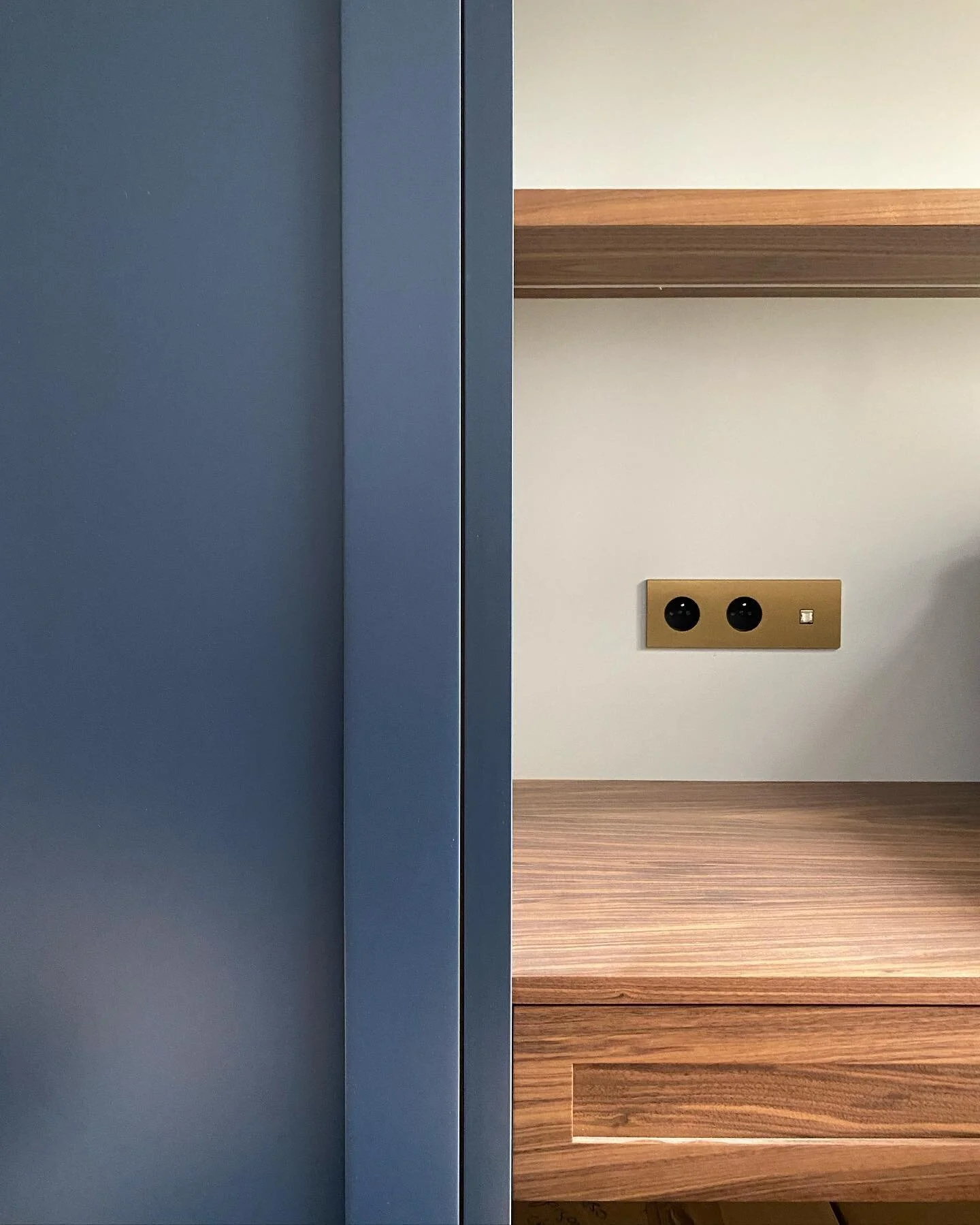 @interieurschomet : Projet privé &laquo;&nbsp;Henri Martin  370m2 &raquo; 

Livraison des menuiseries ... chambre 2
&mdash;&mdash;&mdash;&mdash;&mdash;&mdash;&mdash;&mdash;&mdash;&mdash;&mdash;&mdash;&mdash;&mdash;&mdash;&mdash;&mdash;&mdash;&mdash;