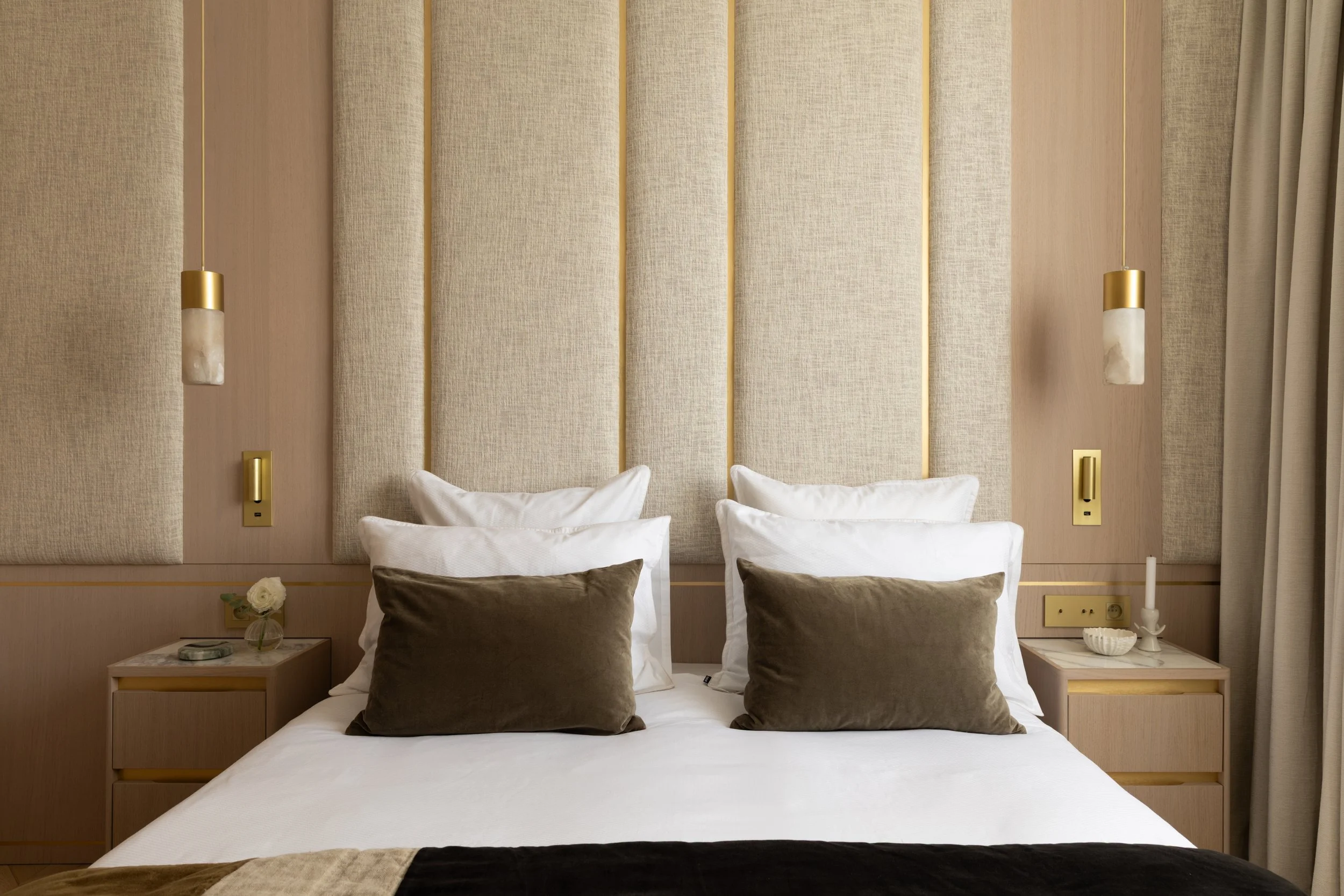 Tête de lit sur mesure texturée
Tête de lit sur mesure avec panneaux texturés, chambre élégante et ambiance apaisante.