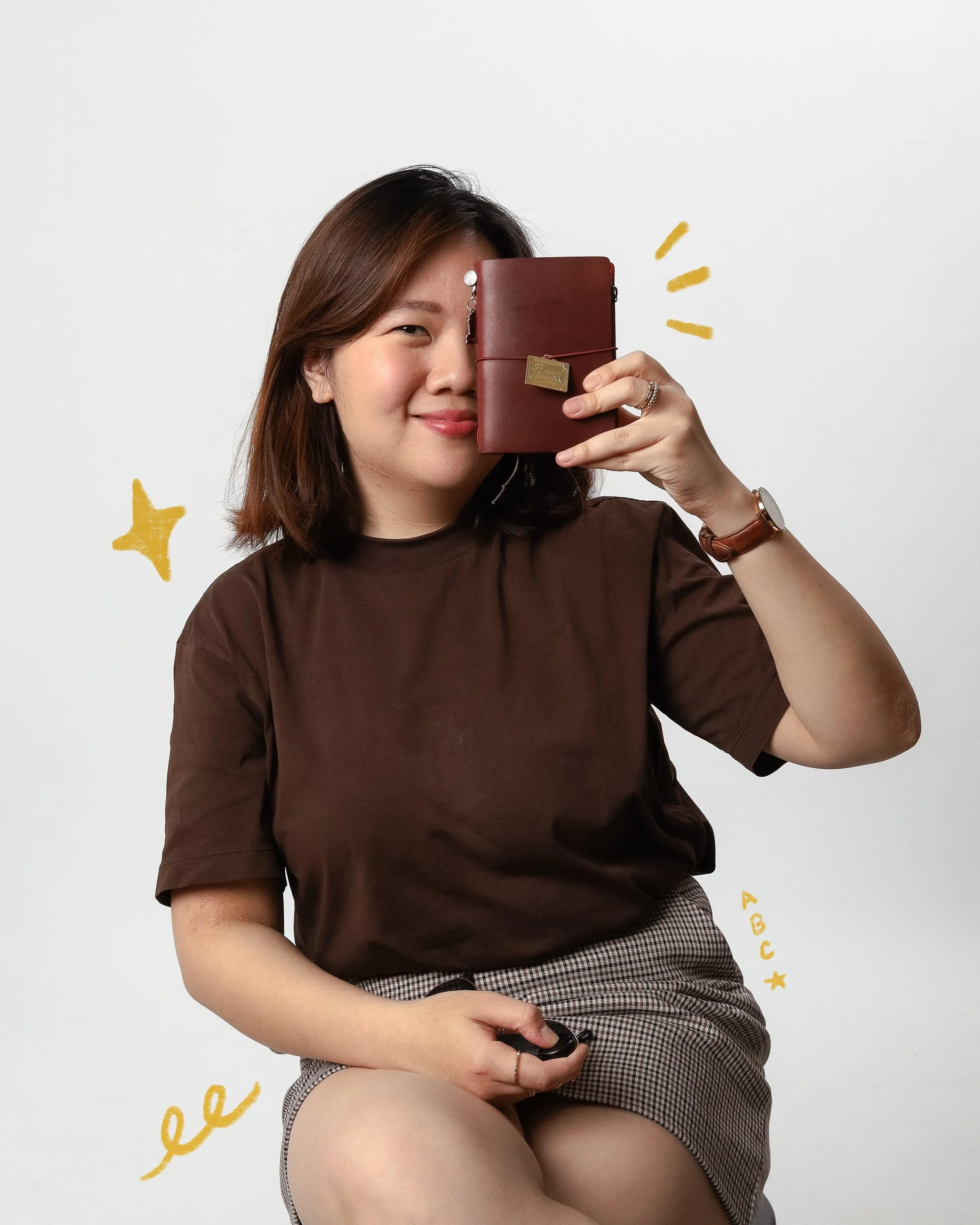 New self-portraits 🌞

Tbh I was a little camera shy heading into the shoot, but it ended up being so much fun to pose, click away, and just let loose! I brought @keisha.geisha along (in her drag king persona @titomo.berlin), and we had the best time