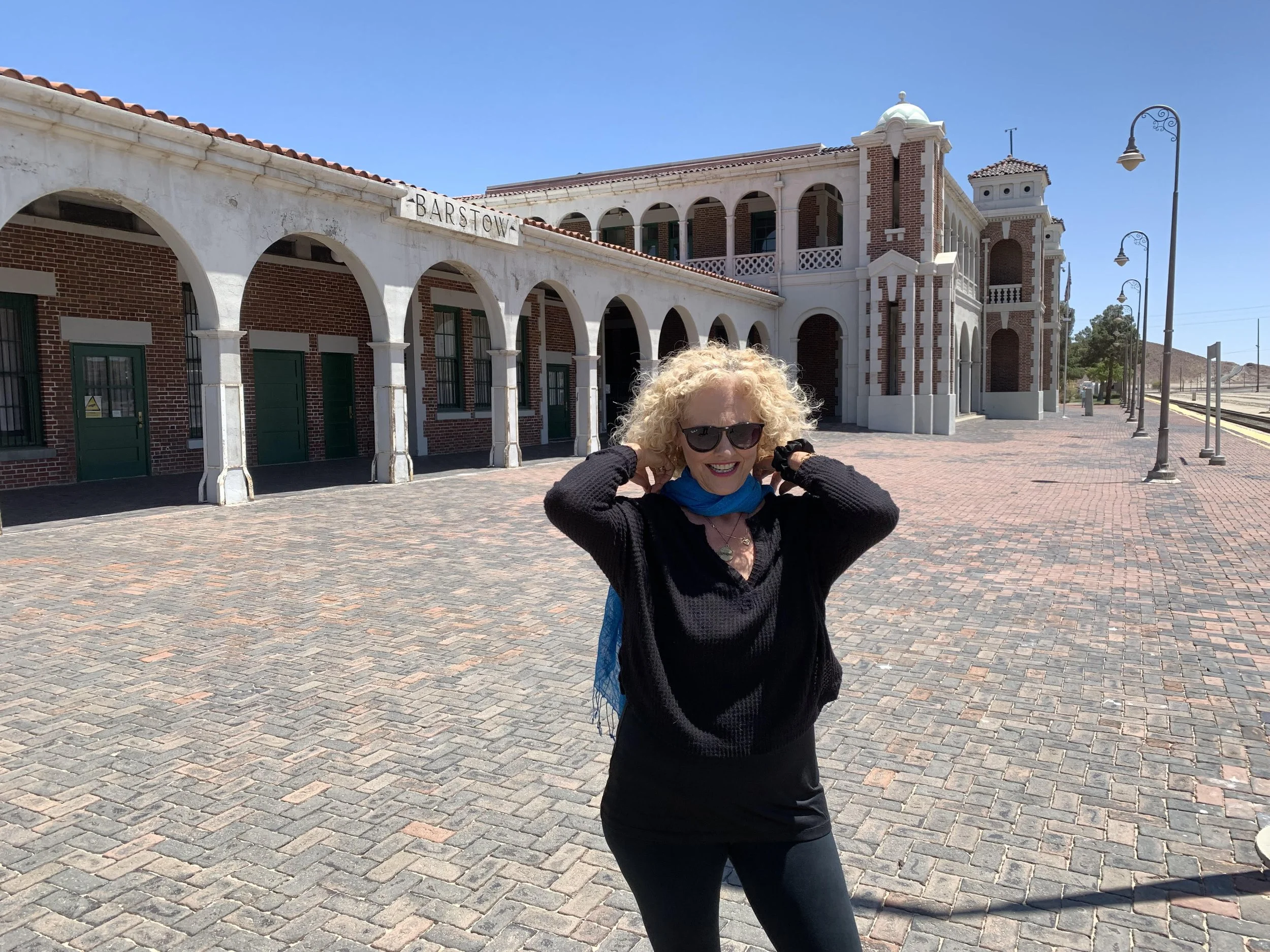 Suze in Barstow 1.jpg