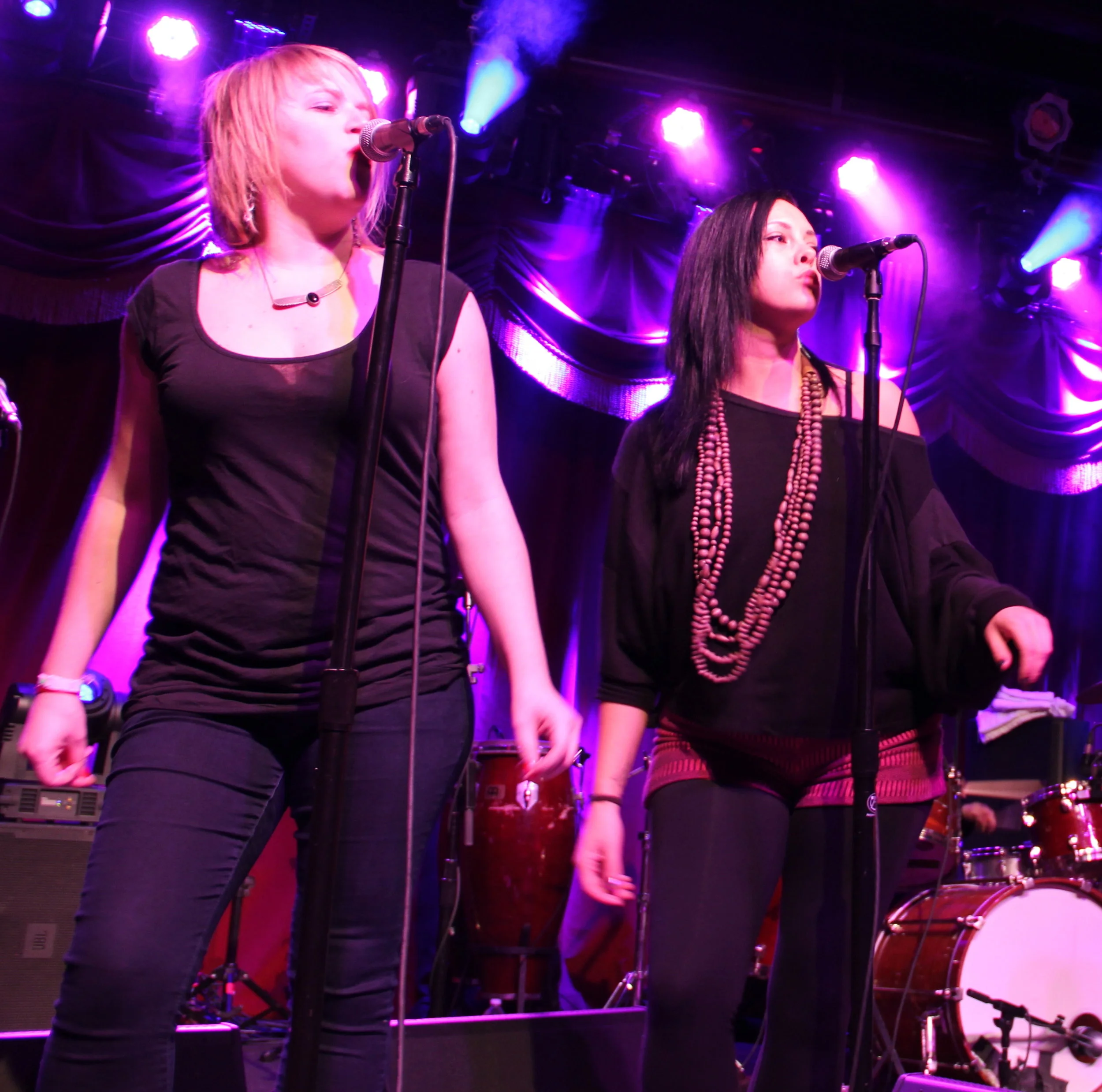 mel flannery singing.jpg