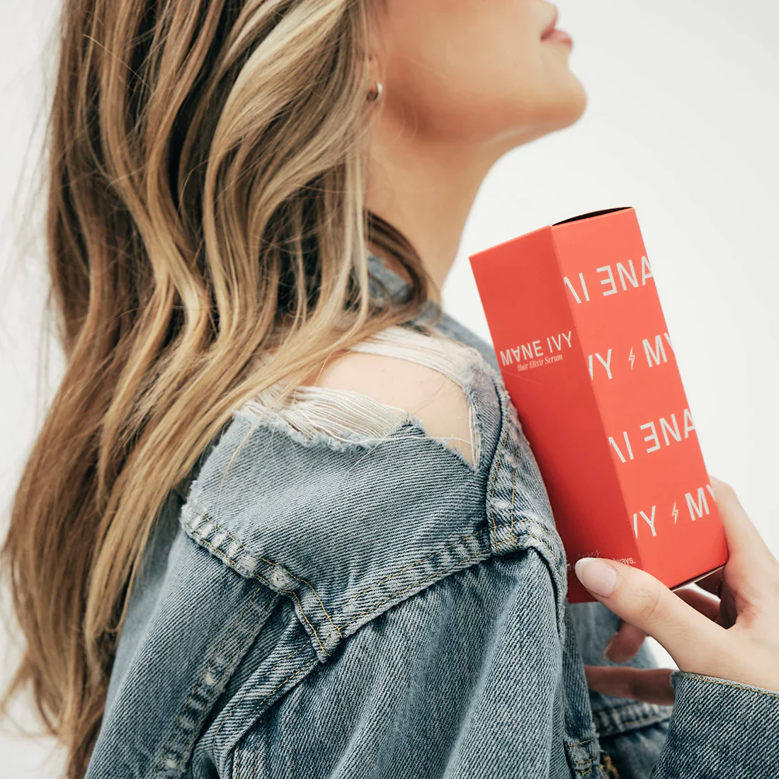 MANEIVY-MICHELLEZELLER-HAIREDUCATION-HAIRSERUMELIXIR-MOISTURIZINGFORDAMAGEDHAIR-DRYHAIR-LIGHTWEIGHT-WATERBASED-HAIRSERUM-PDP-7_d618b100-519c-4548-857f-5342d1131fd2_1296x.png