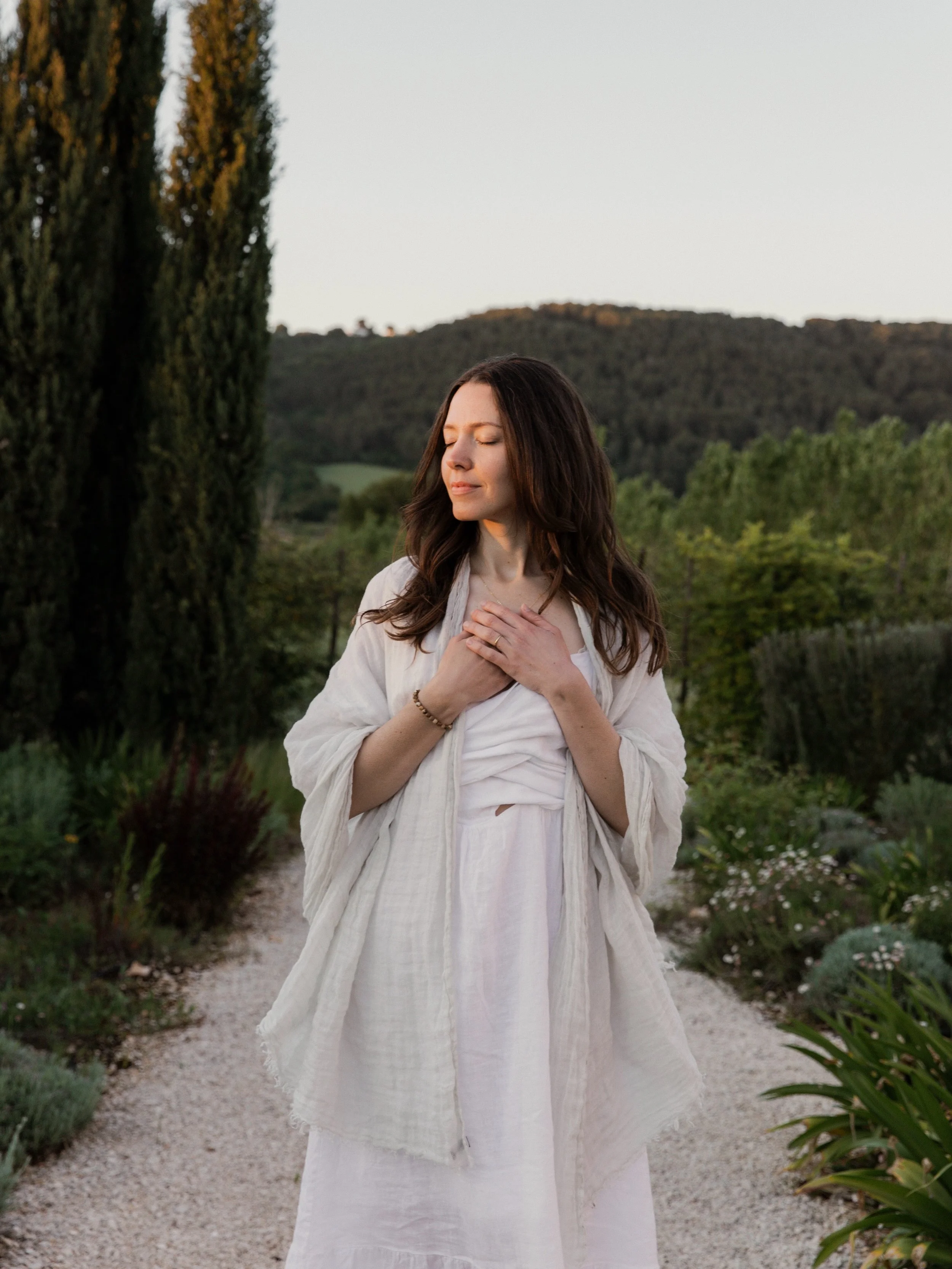 There are moments in life when we feel called toward something new.

Over the past several years, my work with @aetherwellbeing has evolved through hundreds of circles, readings, healing sessions, retreats, and experiences with women from around the 