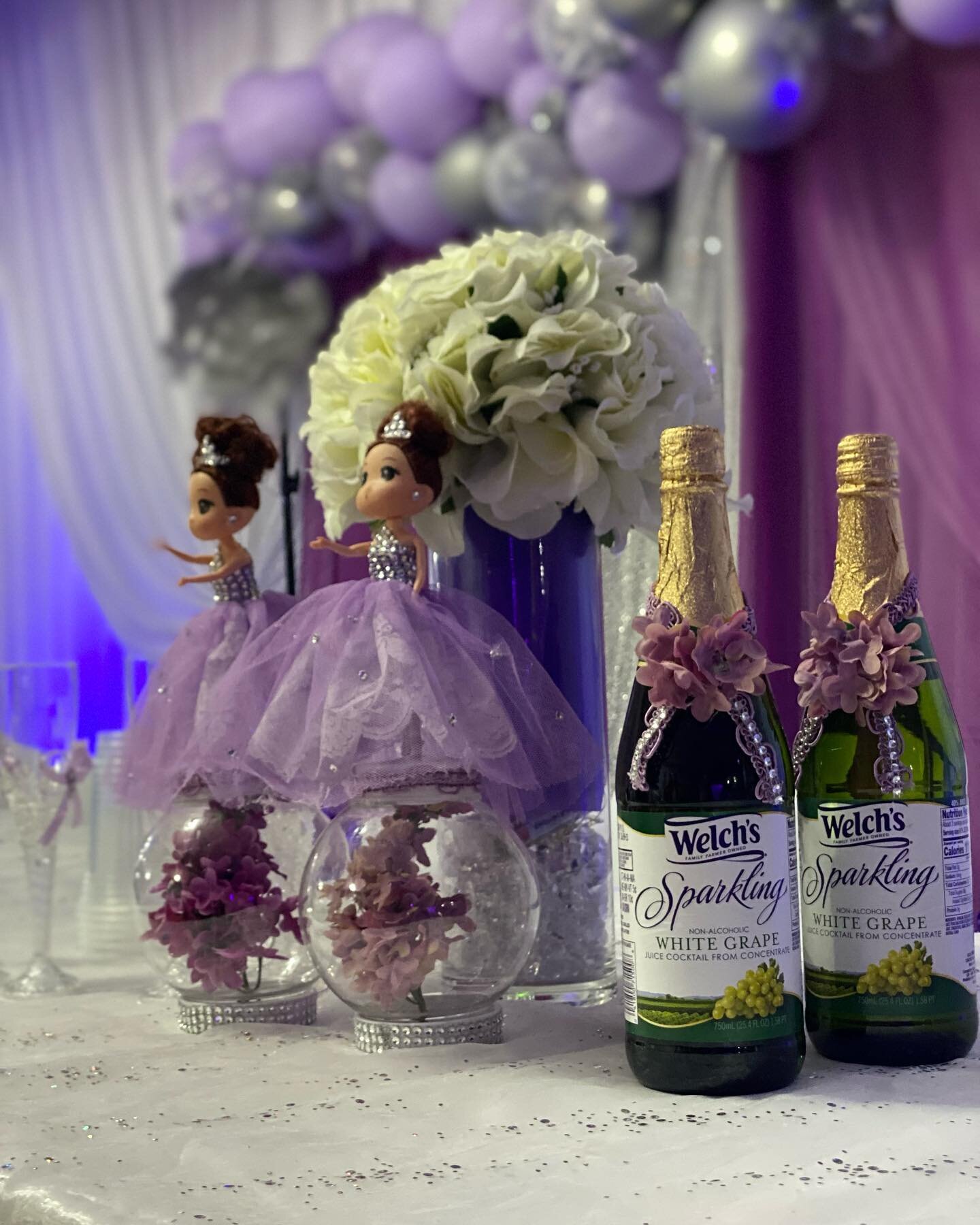 Another #quinceanera in the books. Such a special day that is celebrated once in a lifetime. For more info on our packages, click the link in our bio.