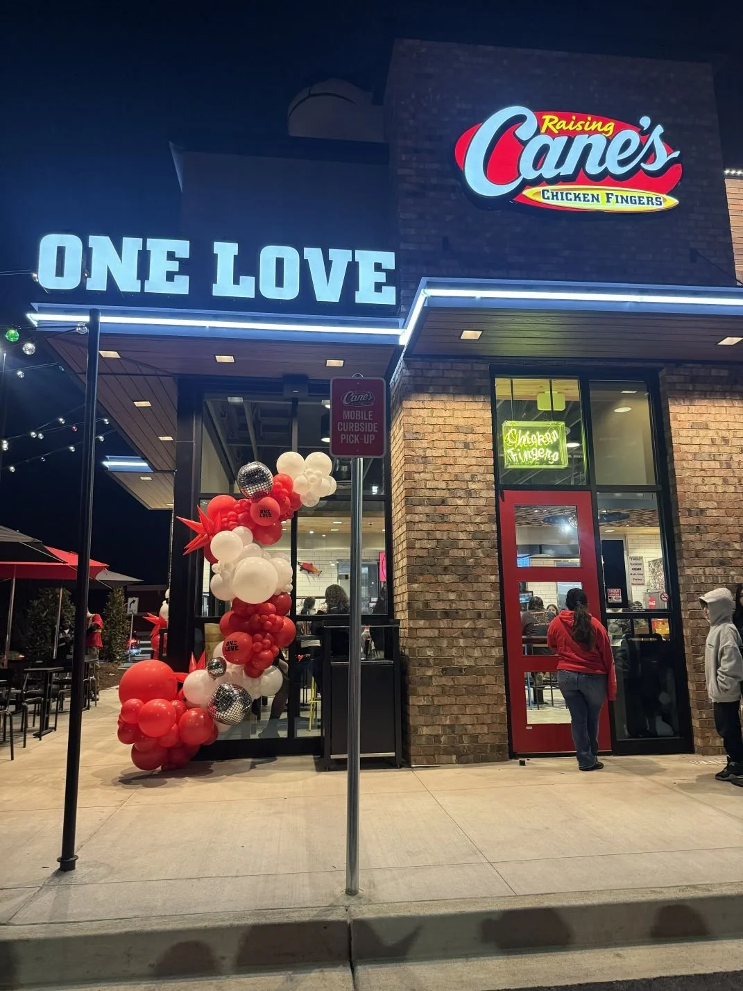 raisingcanes-002.jpg