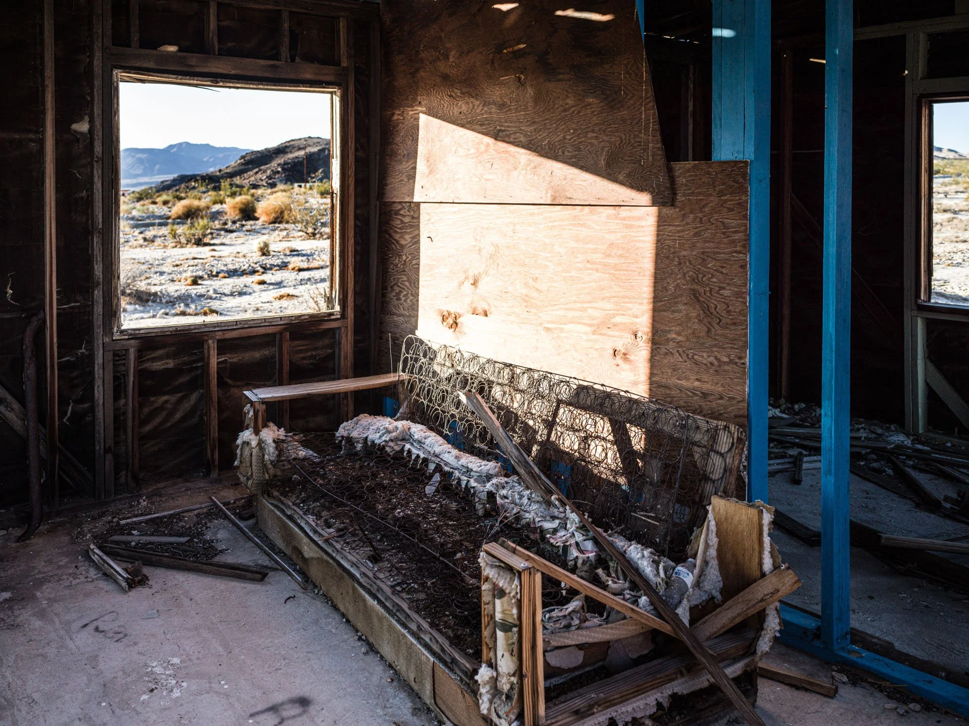 PictureWindowSofaSprings.jpg