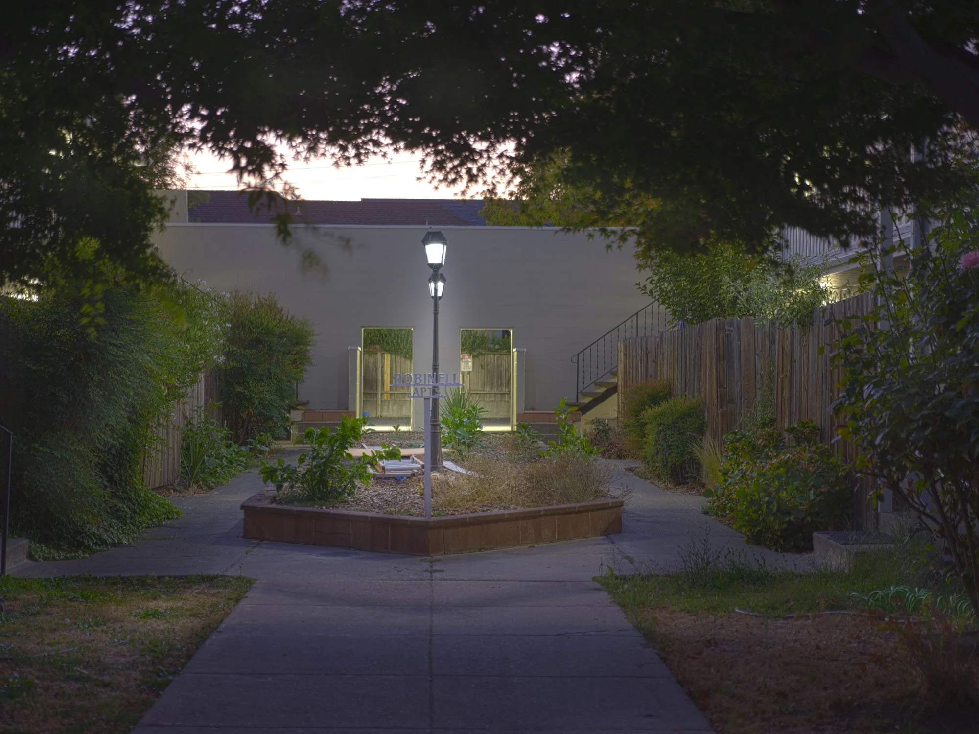 2.Robinell Apts.jpg