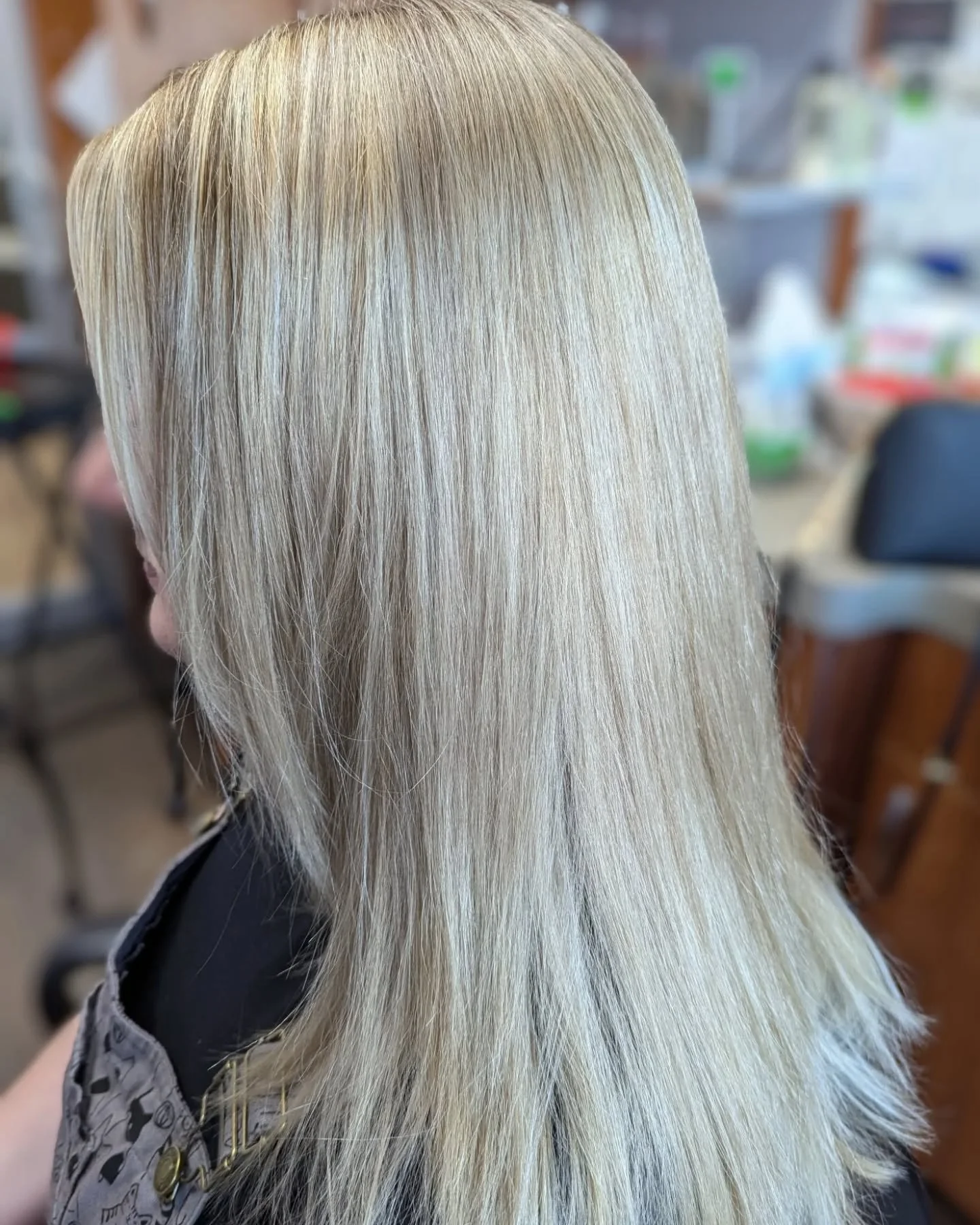 Client Testimonial (swipe to see before and after):
"I had a hair disaster/emergency. Emily fit me into her schedule to help fix my botched and over-processed hair from a previous amateur hair stylist. She did an excellent job in hiding the cha