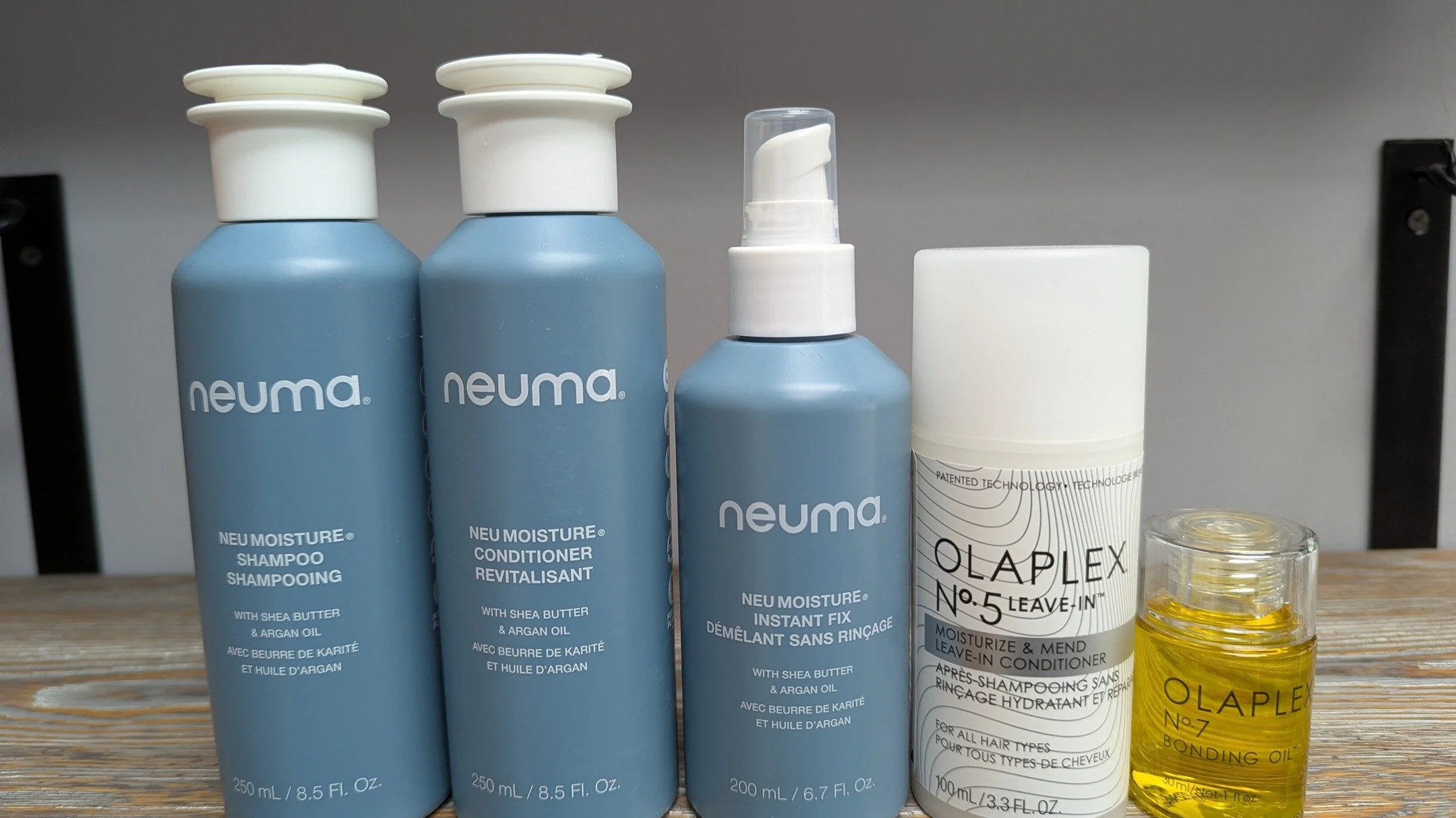 Top 3 Products for Healthier Hair This Fall ๐
Cooler, drier air can leave your hair feeling more frizzy, dry, or static-prone than usual. Keeping your hair hydrated and balanced this time of year makes a big difference — and it starts with the