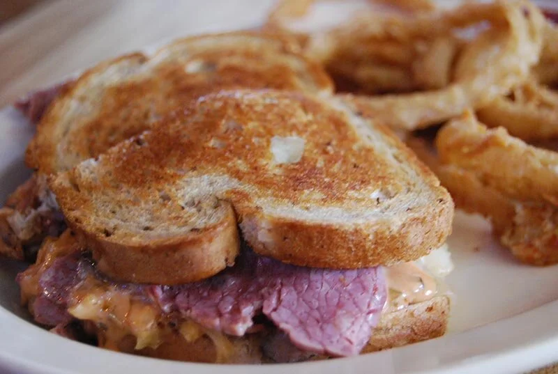 Putters Patio and Grill