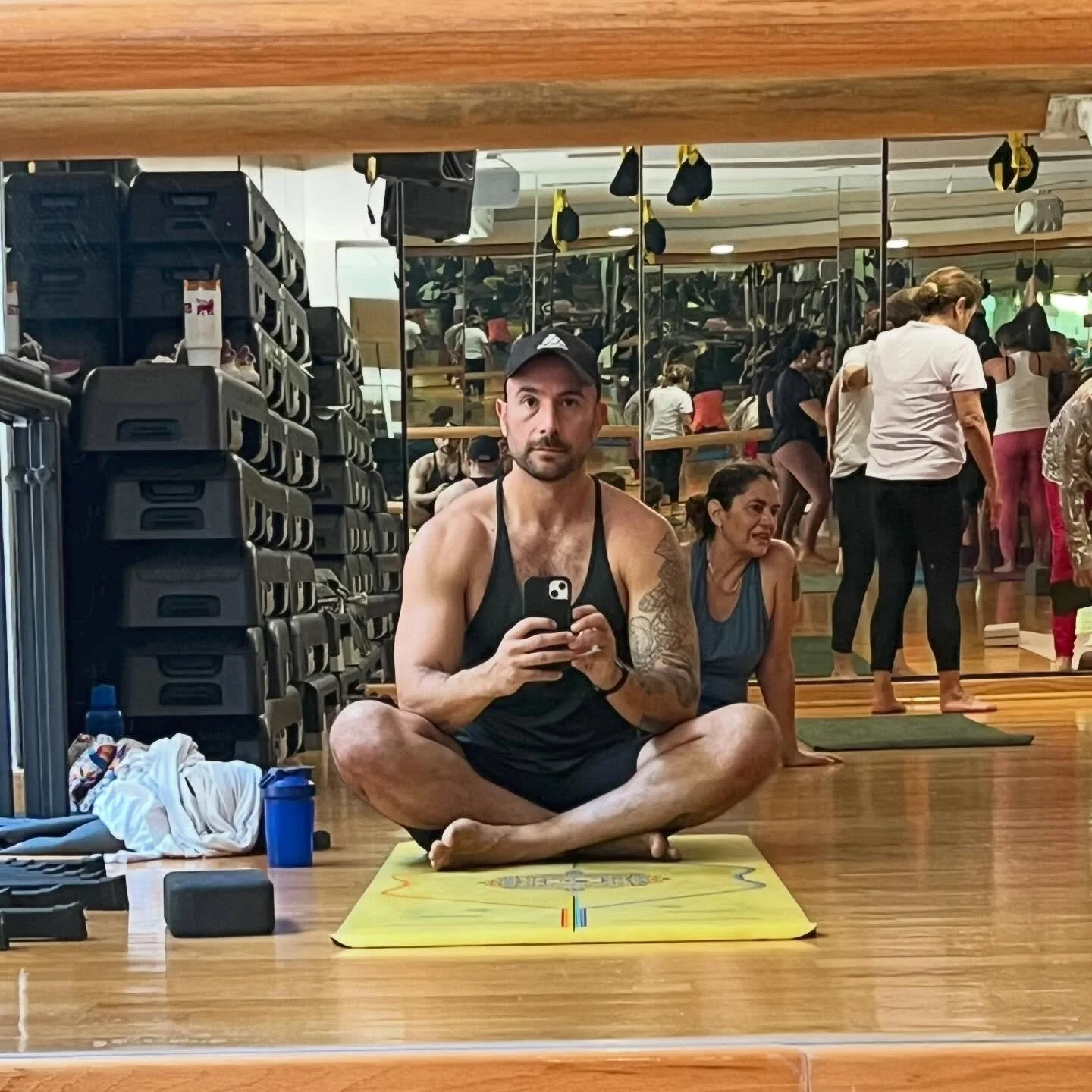 Sometimes it&rsquo;s hard for me to turn off my teacher brain while taking yoga classes but I think it&rsquo;s important for me to practice what I preach - I hold no judgement, I do what works for my body 🫶🏼🙏🏼
.
#yoga #yogateacherlife