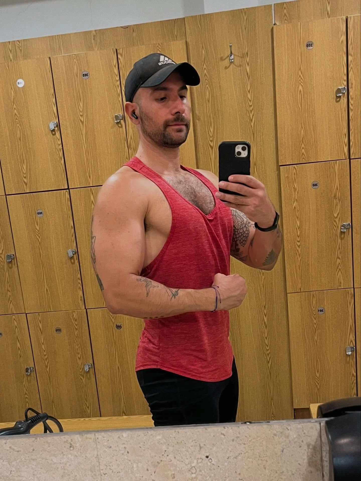 On weekends, I&rsquo;ve been making it my goal to lift weights all three days - Friday, Saturday, Sunday. This way, during the week I only have to go to the gym one day to lift weights and another weekday I run outside.  I don&rsquo;t go to the gym o