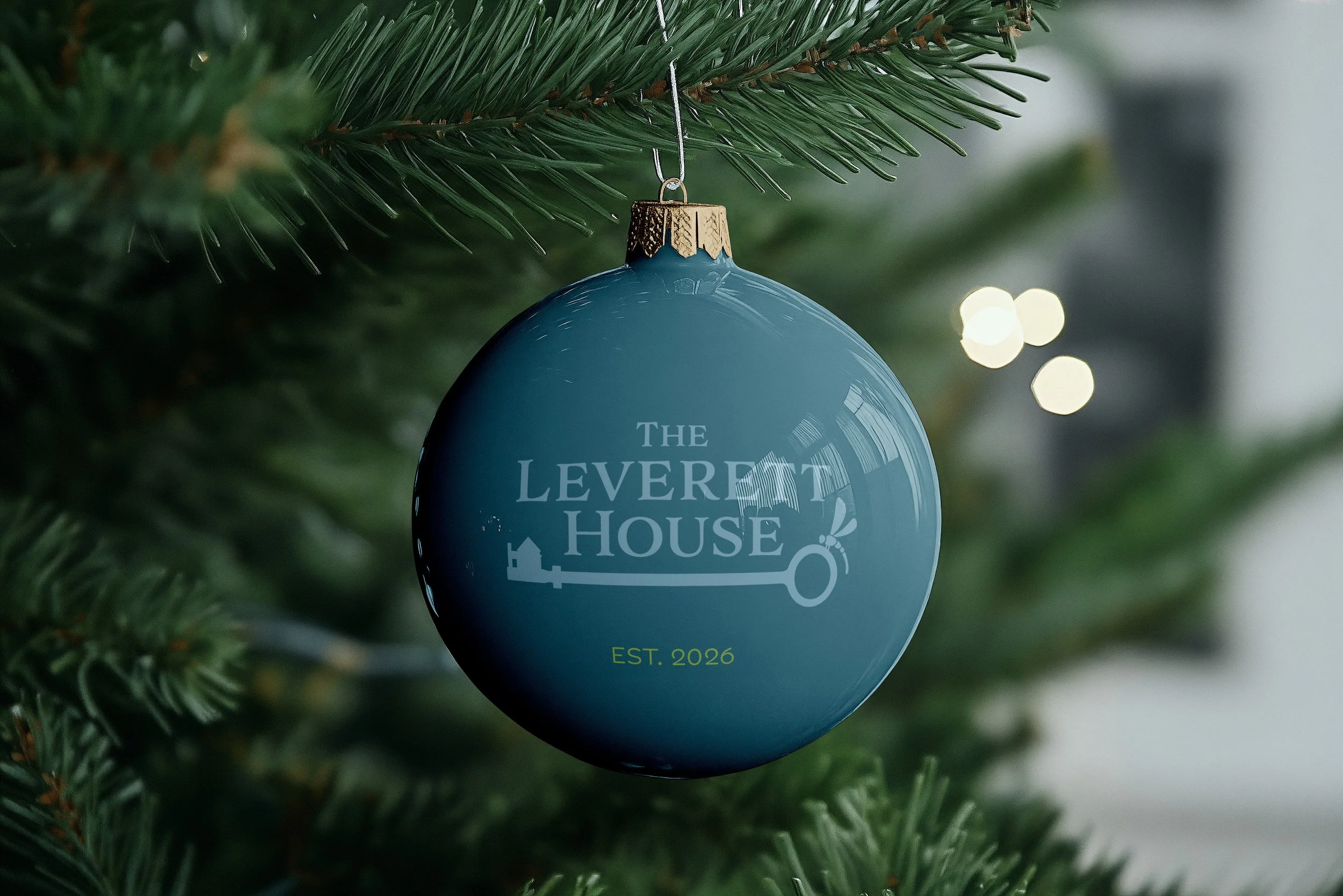 Free-Christmas-Bauble-on-the-Chistmas-Tree-Mockup.jpg
