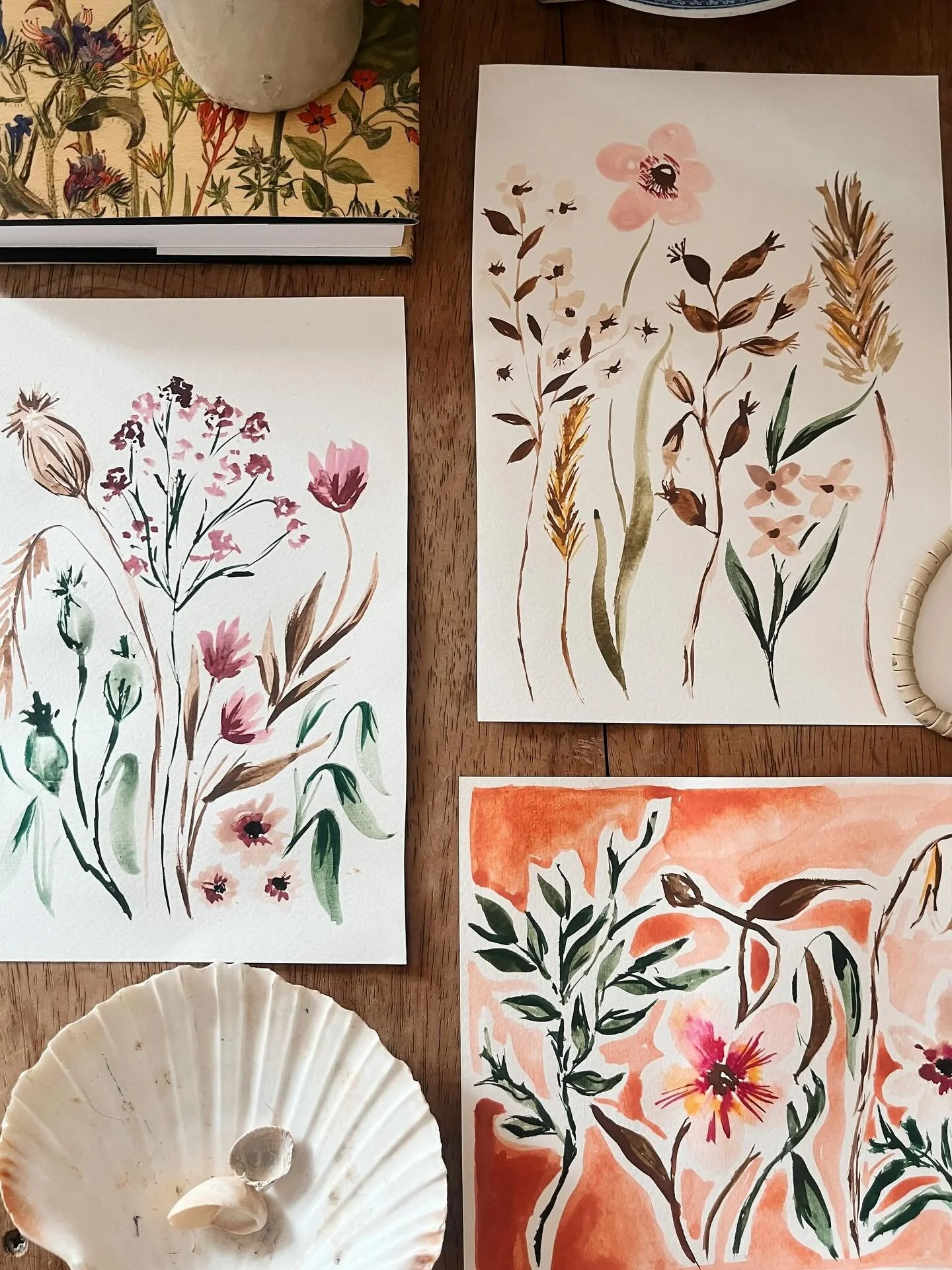 Autumn ready to watch workshops 🍂 From Autumn watercolours, to pumpkin painting, oil pastels and painting with gouache, once purchased you&rsquo;ll be sent the video workshop to enjoy at your own pace 💫 

Link in my bio for sessions 🍂