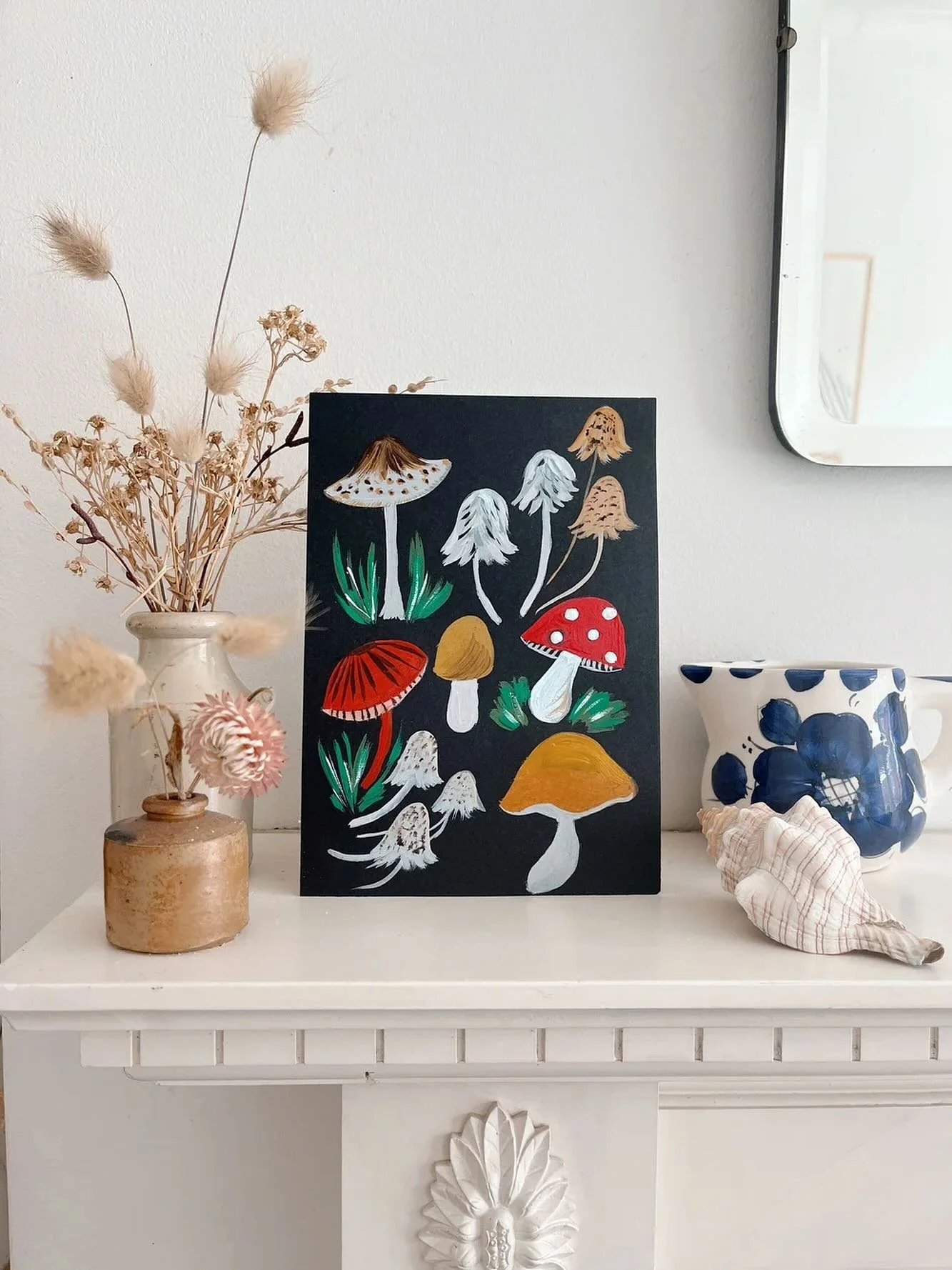 One of my favourite things about Autumn 🍄 You can find a ready to watch workshop on how to paint these fungi, on my website if you fancy getting creative this season 🍂