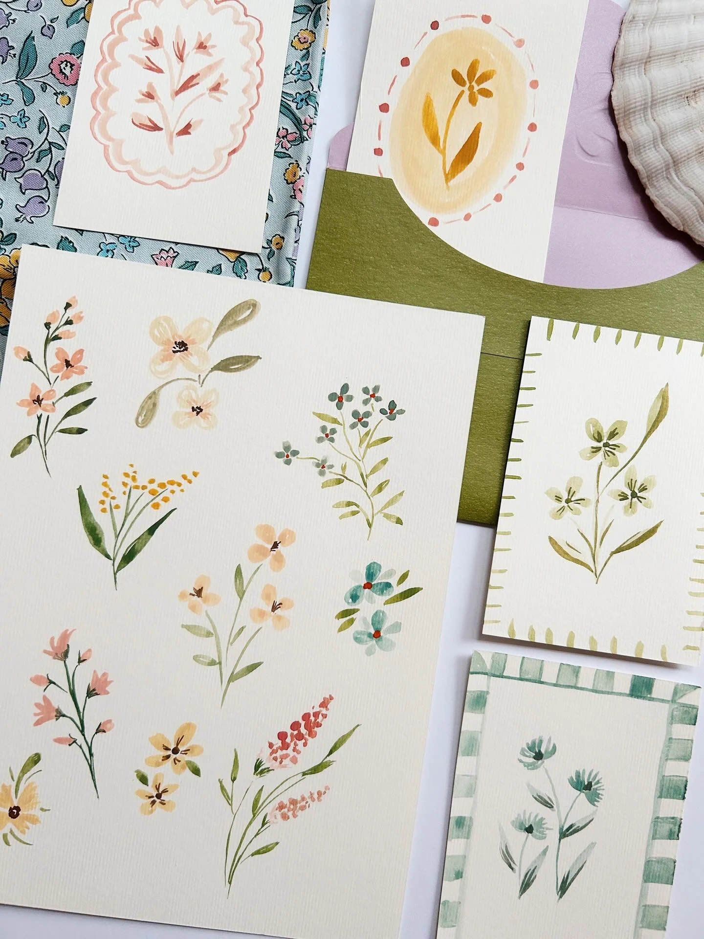 Learn how to paint these spring floral motifs &amp; borders with me in my new online course, Celebrating Spring, a 4-week workshop program exploring watercolour painting, fineliner drawing &amp; papercutting. Head to the link in my bio for more detai