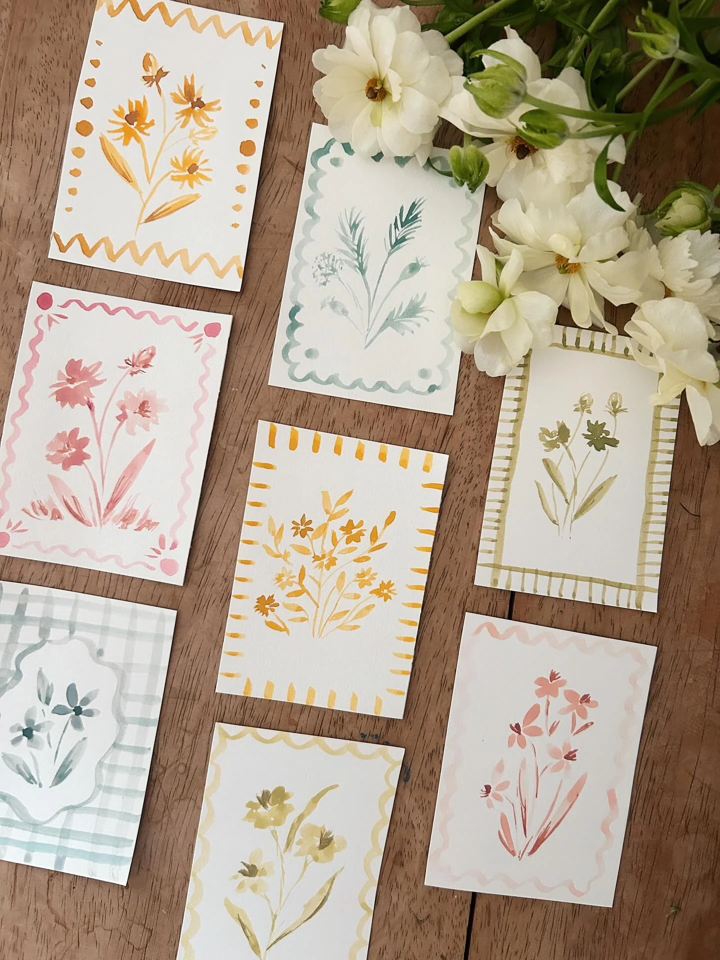 Mini paintings from my desk today, loving all of these tones together 🌼