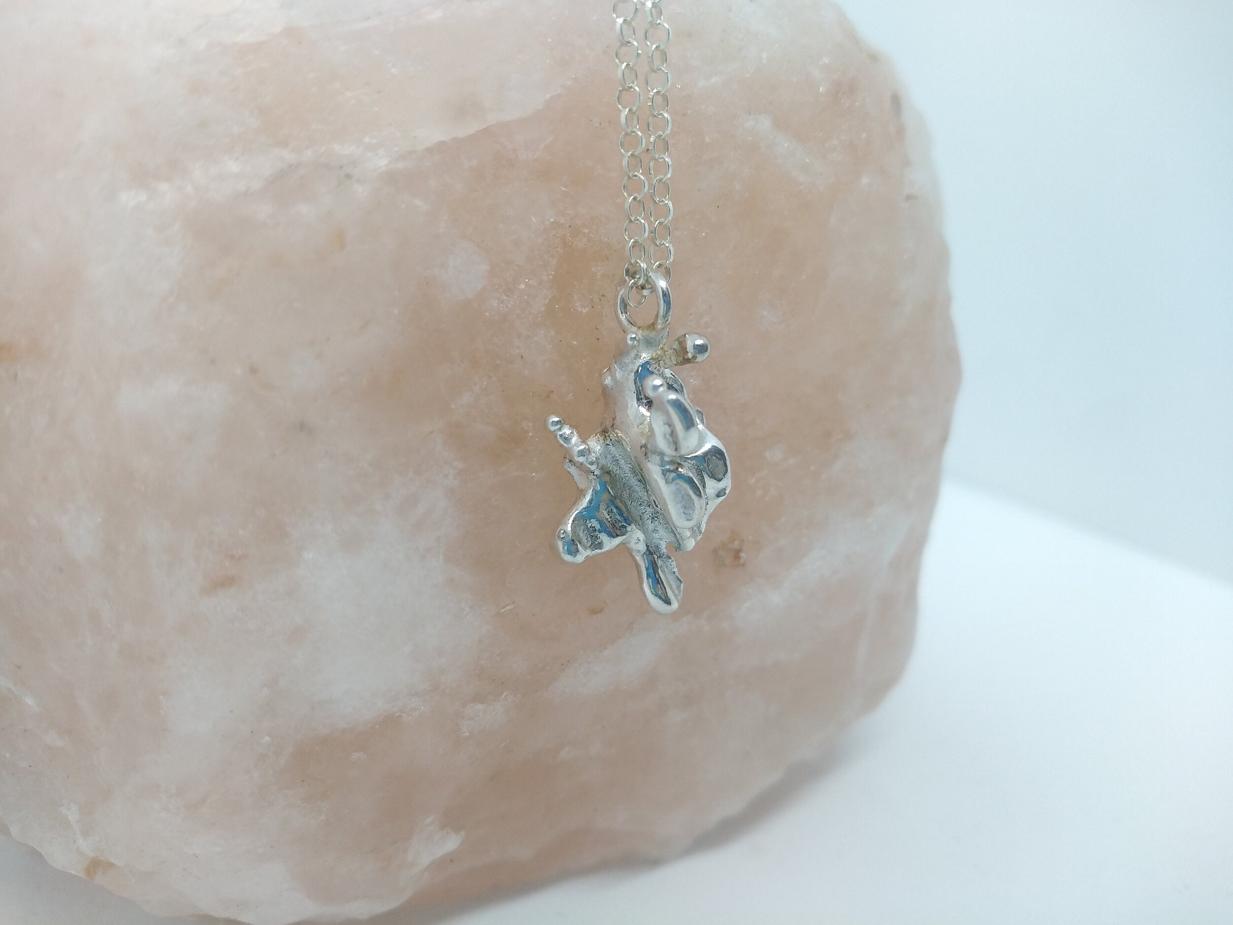 https://i.etsystatic.com/20718168/r/il/95b0b1/3040261679/il_fullxfull.3040261679_t3lq.jpg