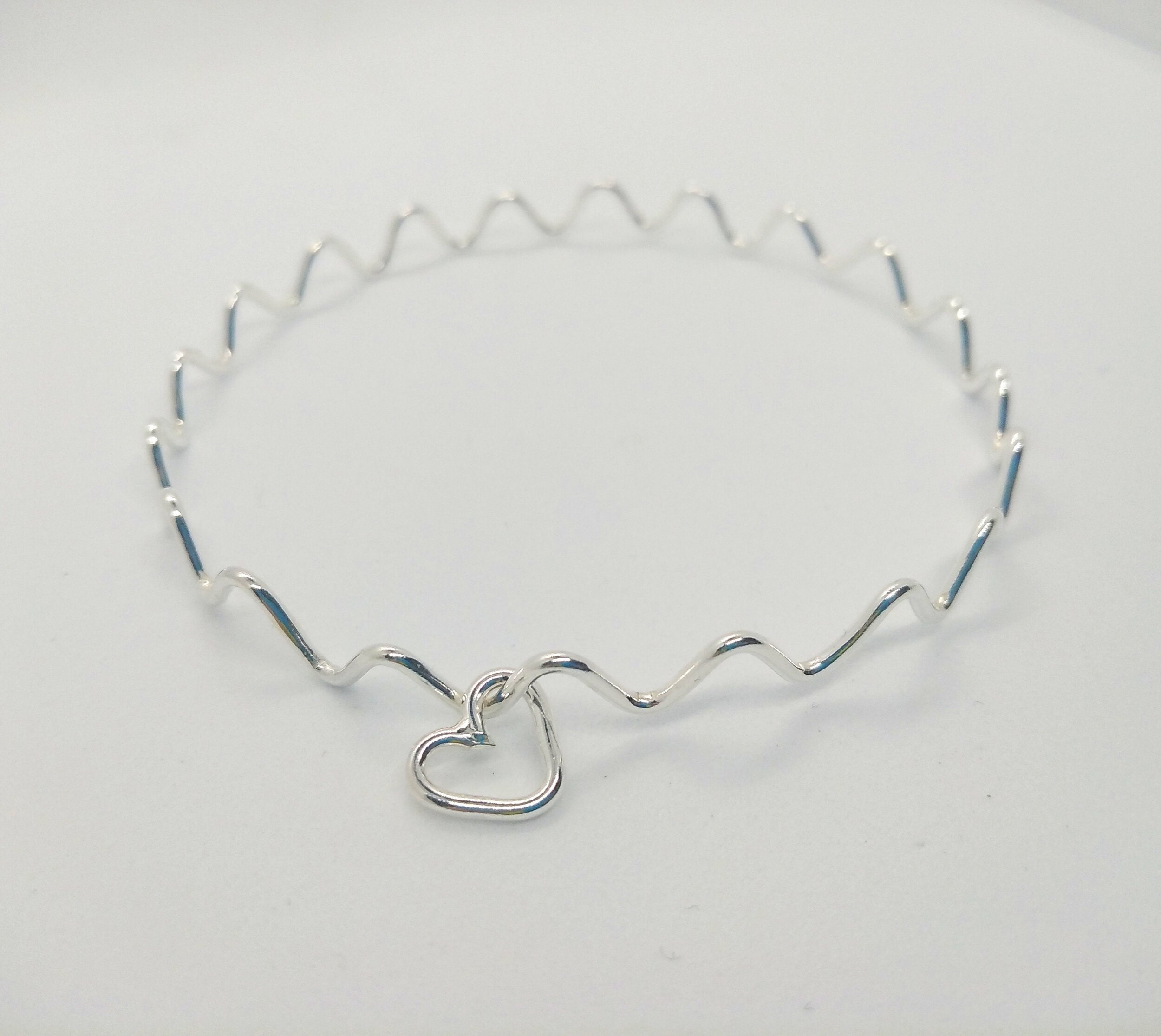 Zigzag Heart Simplicity Bangle