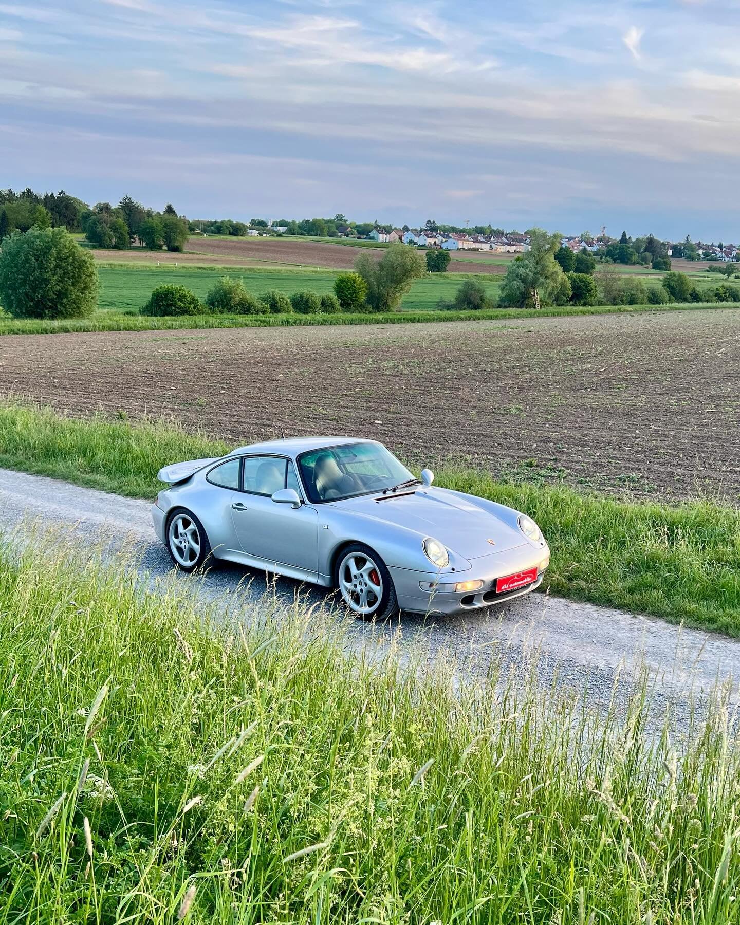 Porsche 993 Turbo WLS2, arctic silver metallic| leather black, first delivered to D&uuml;sseldorf/ Germany in April 1998, free of accidents, complete service book, in original condition, no sunroof...&thinsp;
&thinsp;
This Turbo not only looks incred