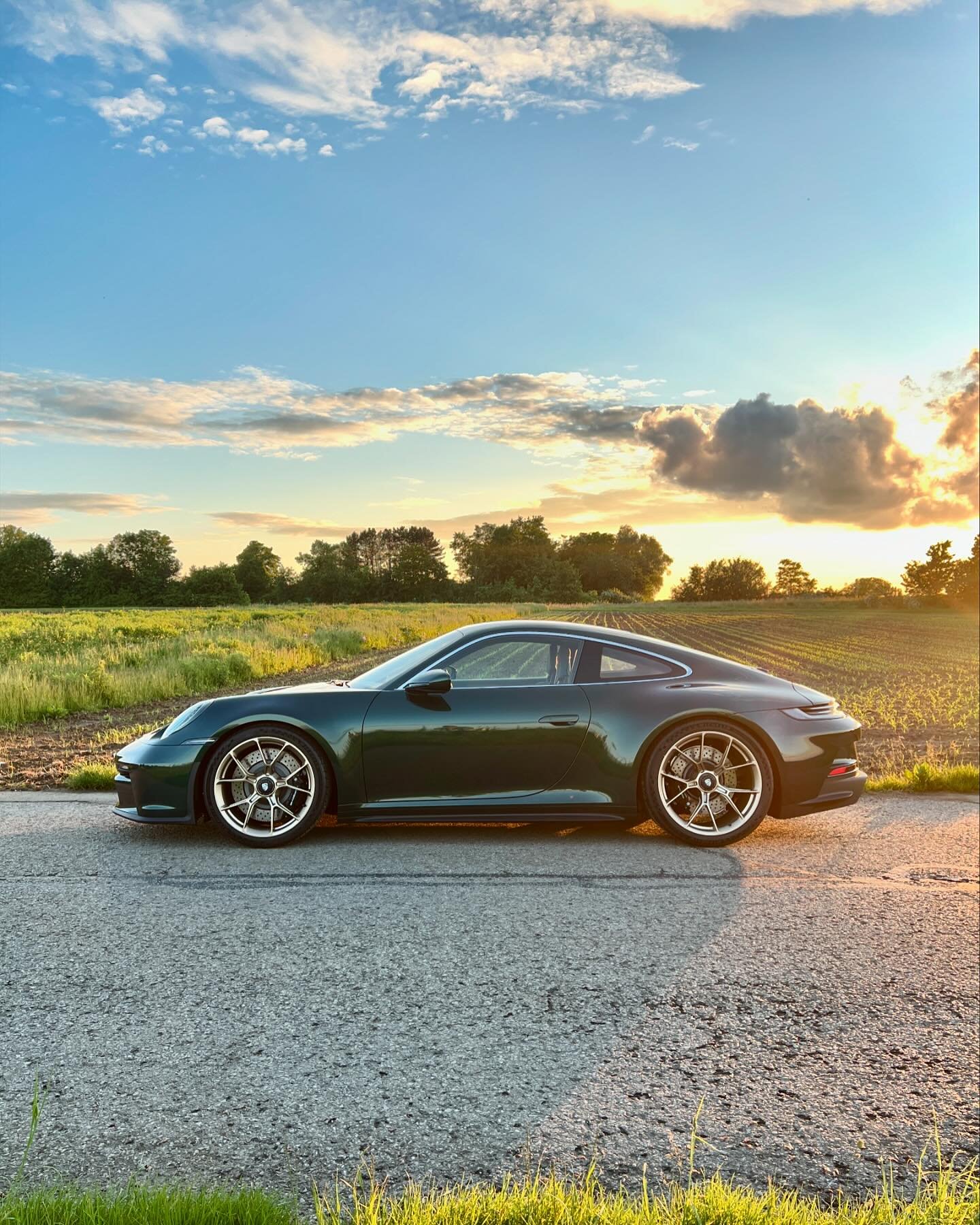 Shades of Jet Green Metallic.&thinsp;
&thinsp;
More about the brand new GT3 Touring from 2024 on our website - and about the Spyder RS soon.&thinsp;
&thinsp;
#dlsautomobile #porsche992gt3 #gt3touring #gt3 #painttosample #pts #jetgreen #✈️
